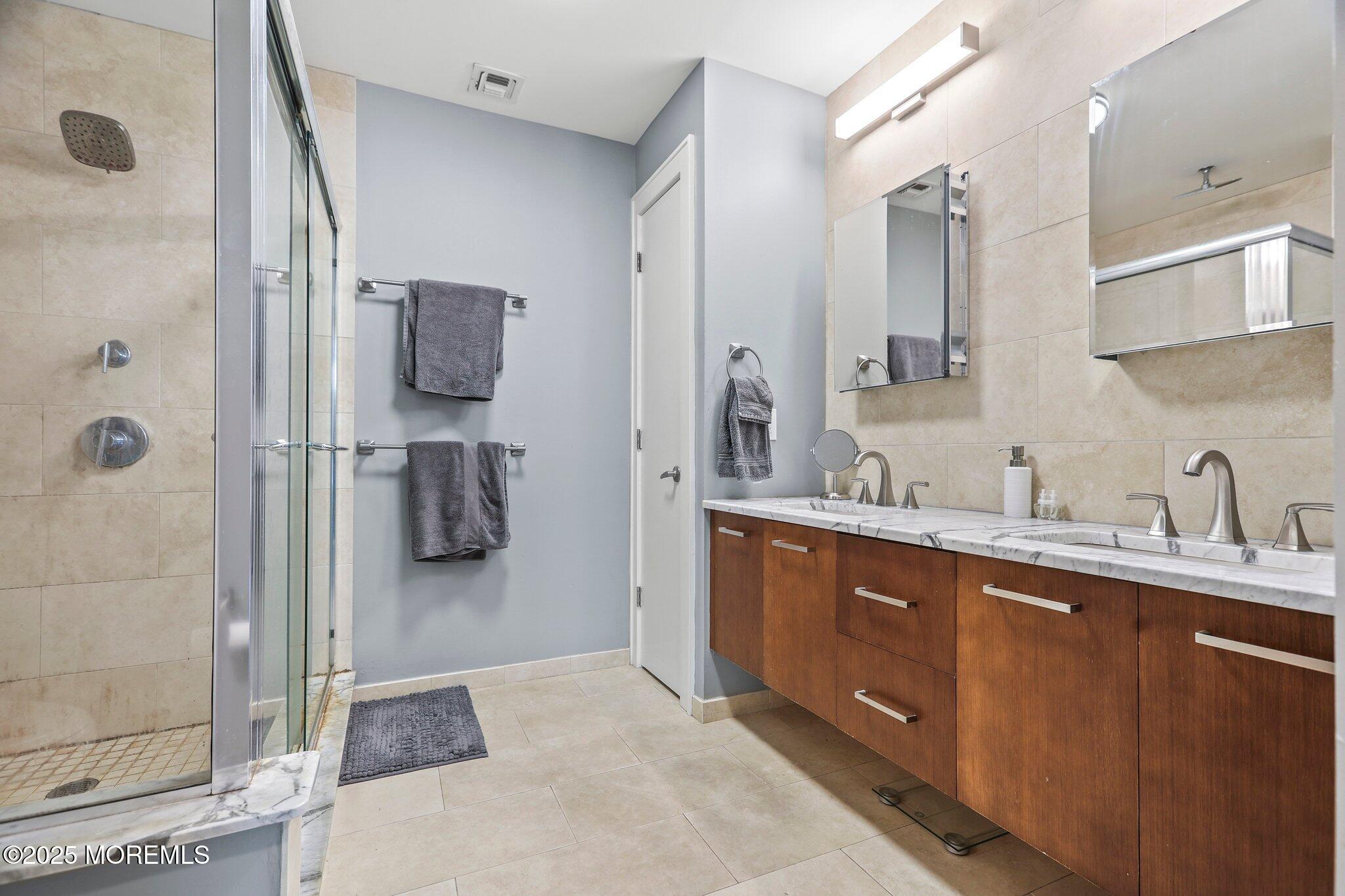 707 Bangs Avenue 405