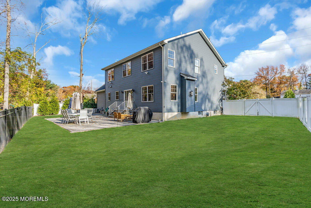 160 Willow Avenue