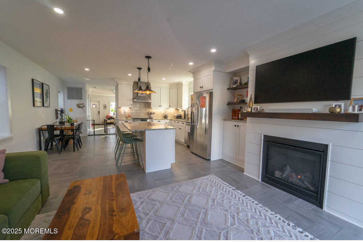 39 Borden Avenue