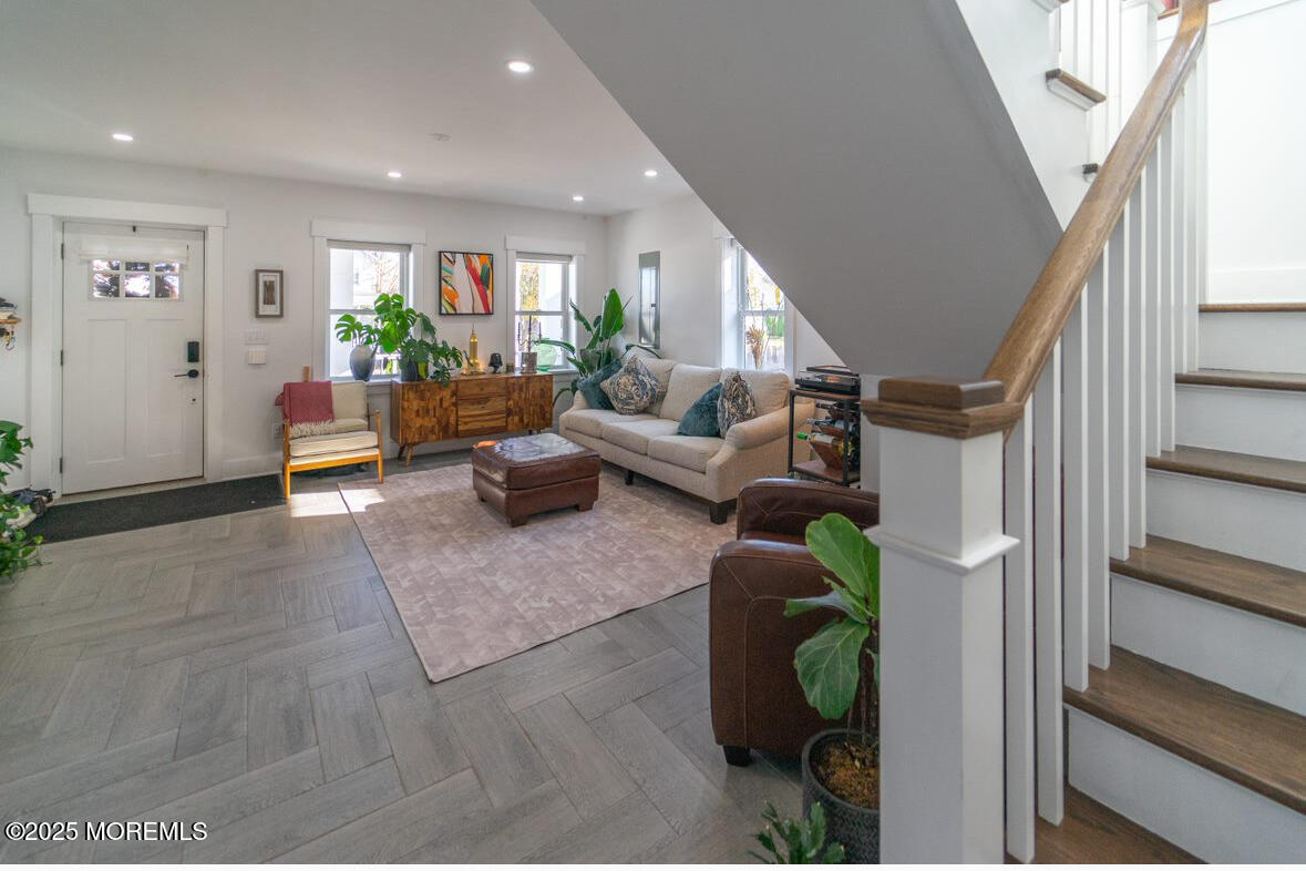 39 Borden Avenue
