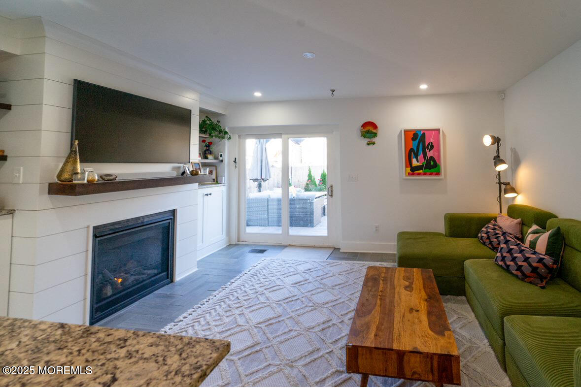 39 Borden Avenue