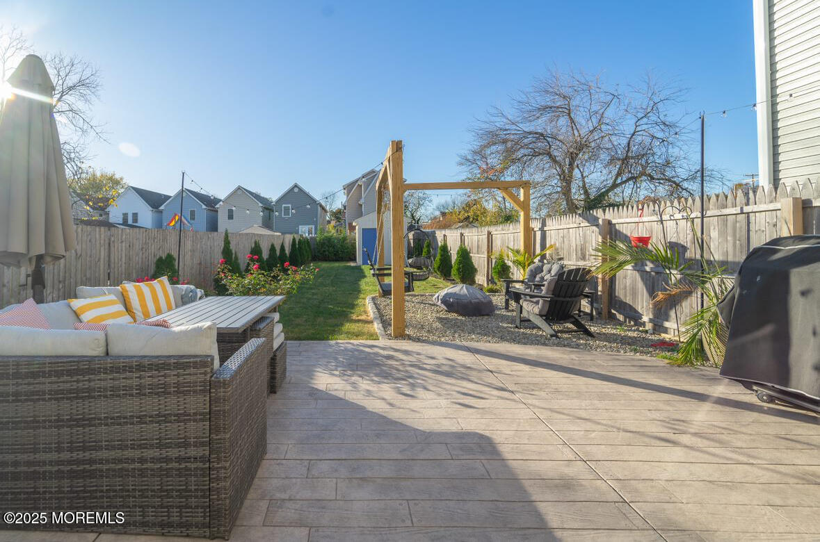 39 Borden Avenue