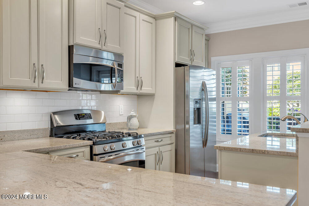 7 St James Place, 4