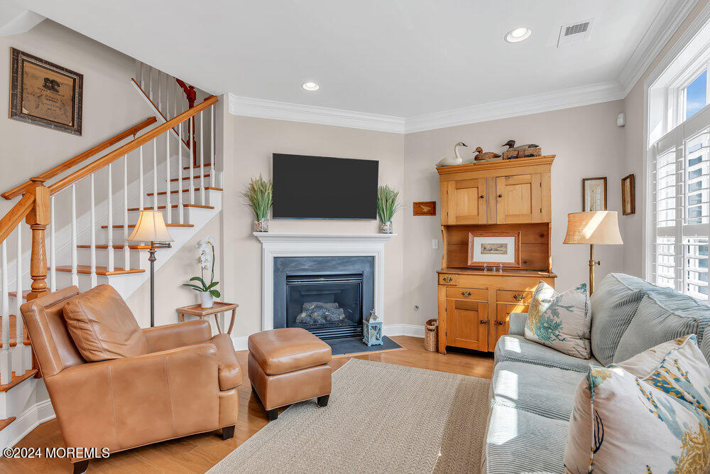 7 St James Place, 4
