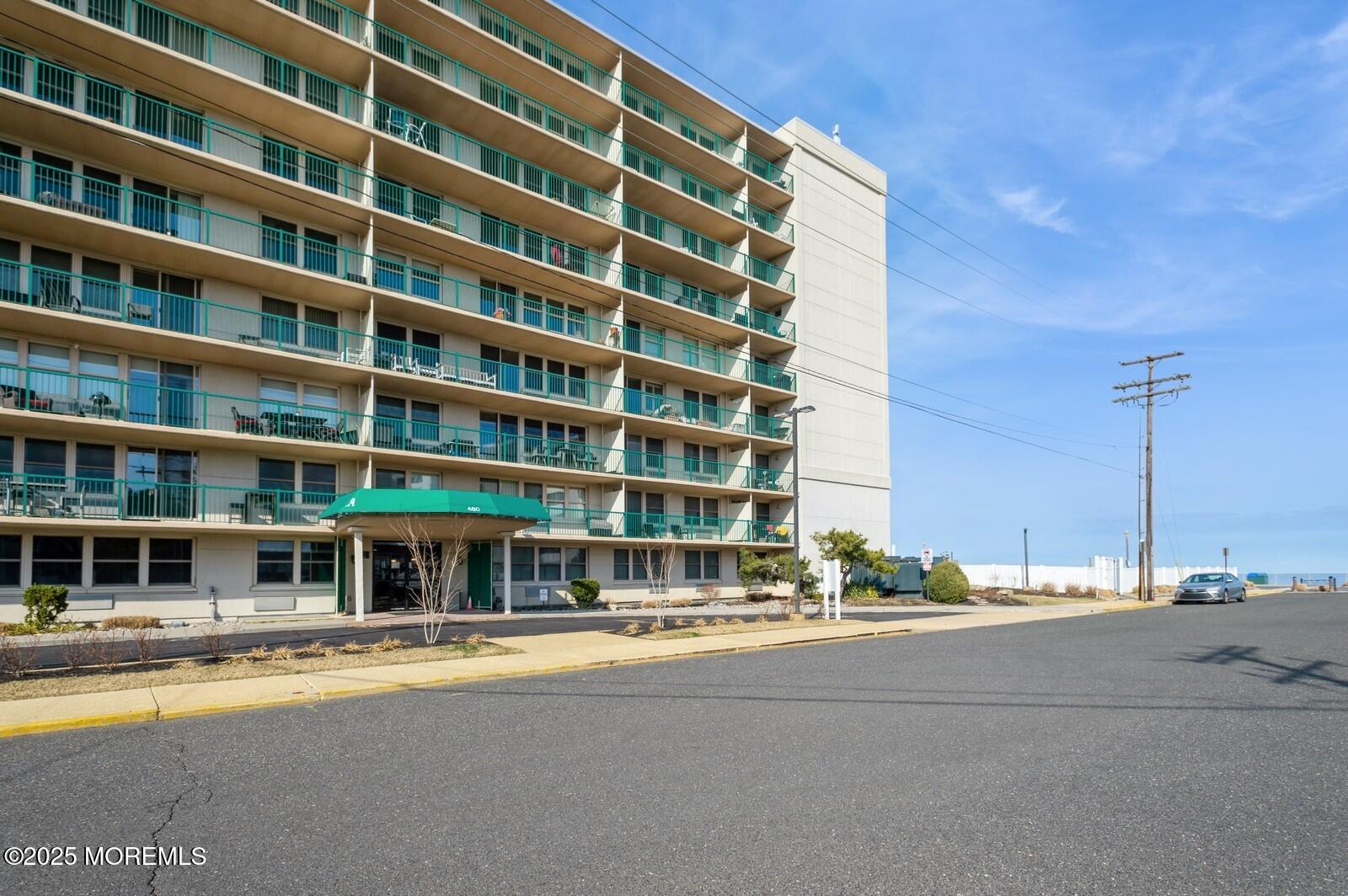 480 Ocean Avenue N, 3A