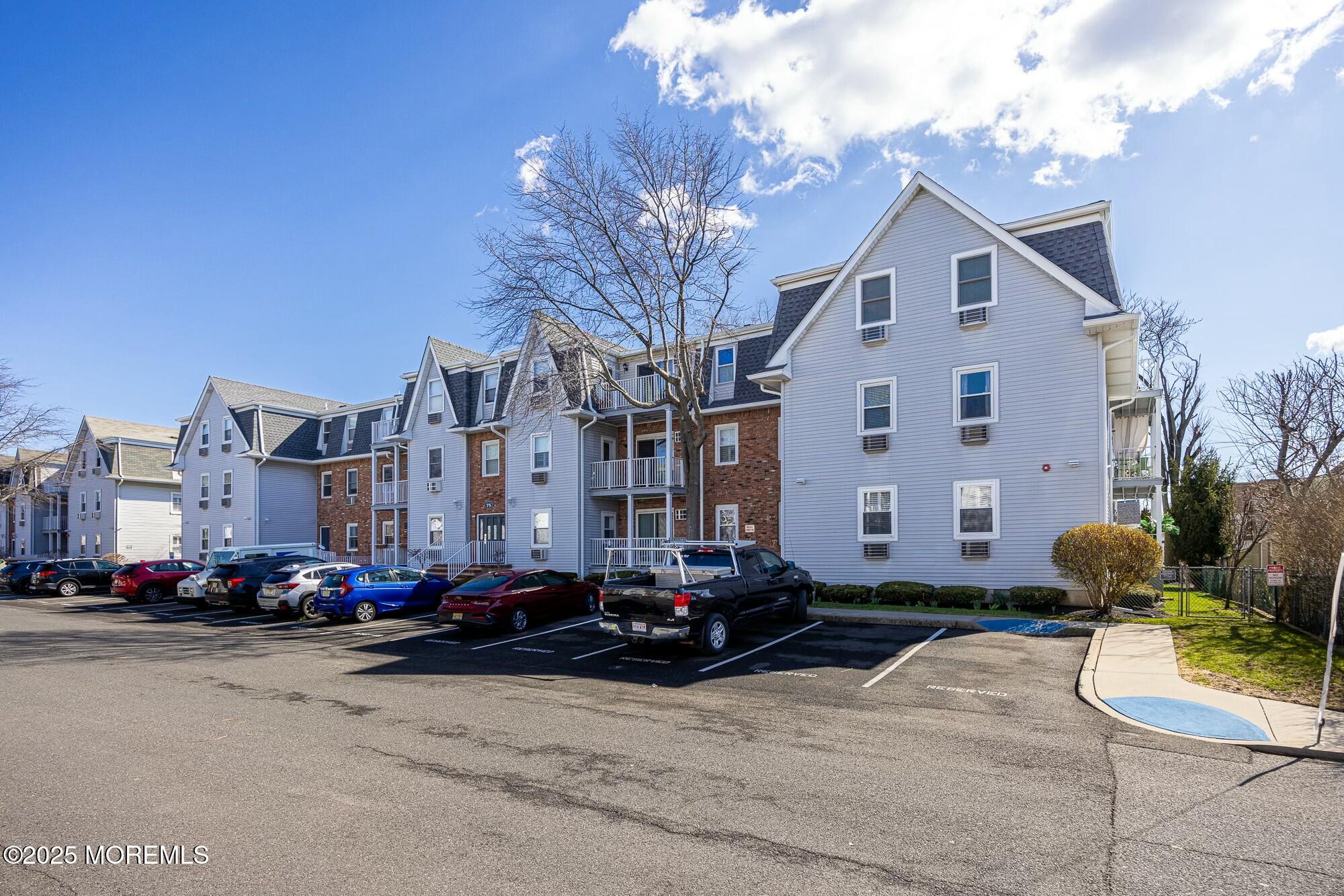 75 Whitefield Avenue, 413