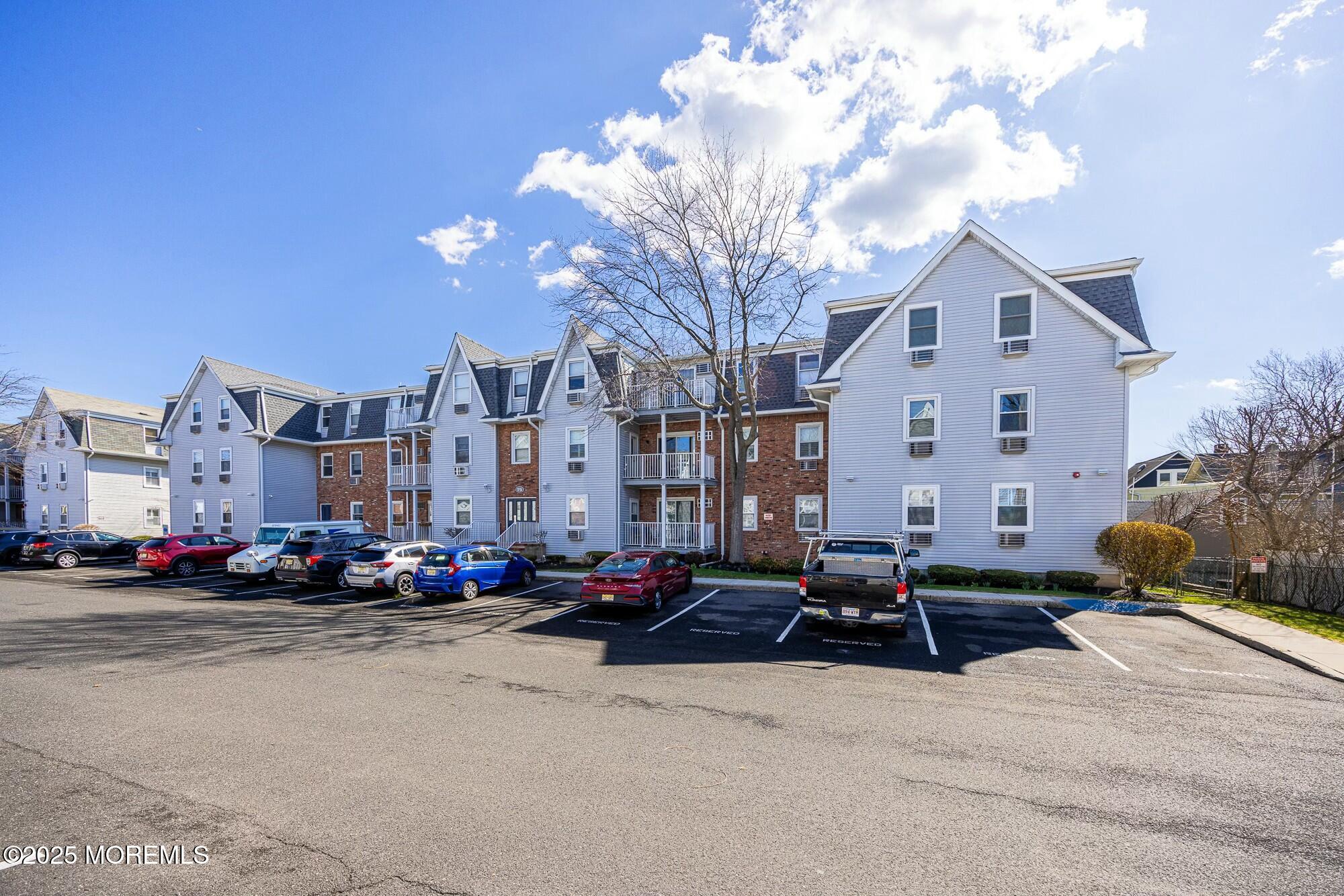 75 Whitefield Avenue, 413