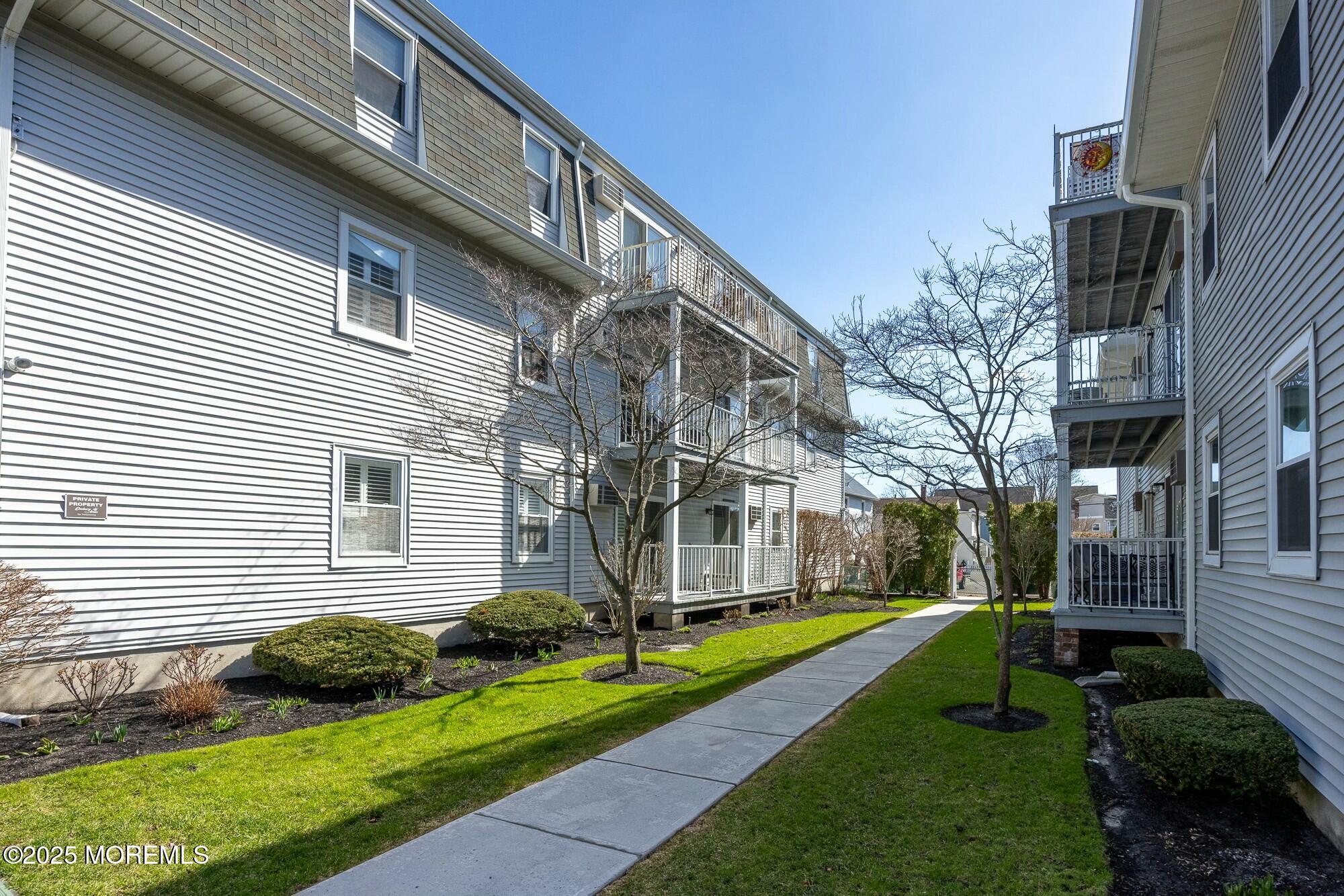75 Whitefield Avenue, 413