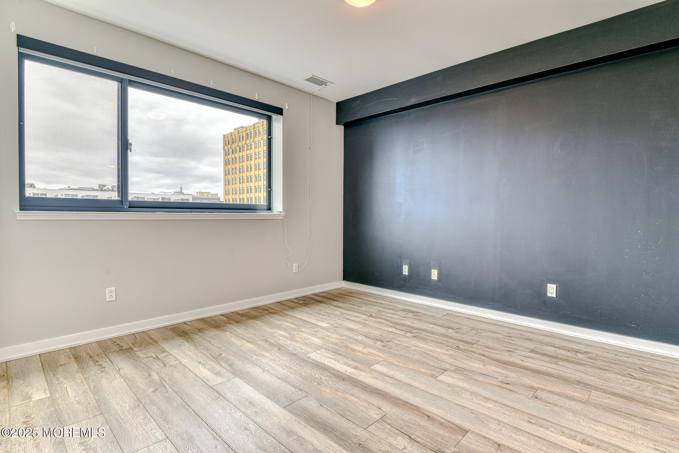 510 Monroe Avenue, 403