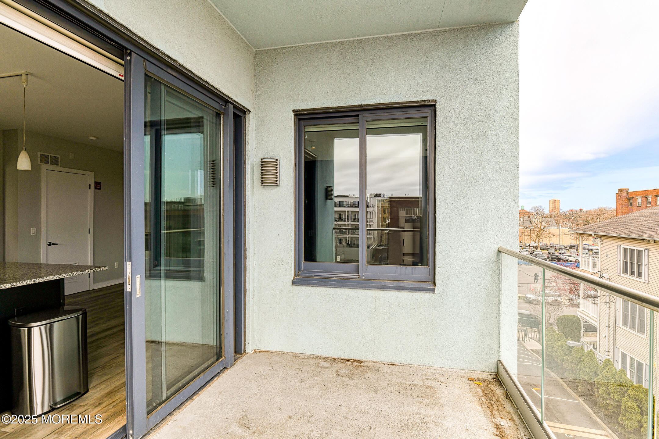 510 Monroe Avenue, 403
