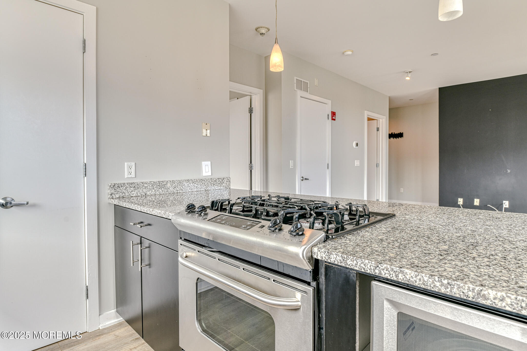 510 Monroe Avenue, 403