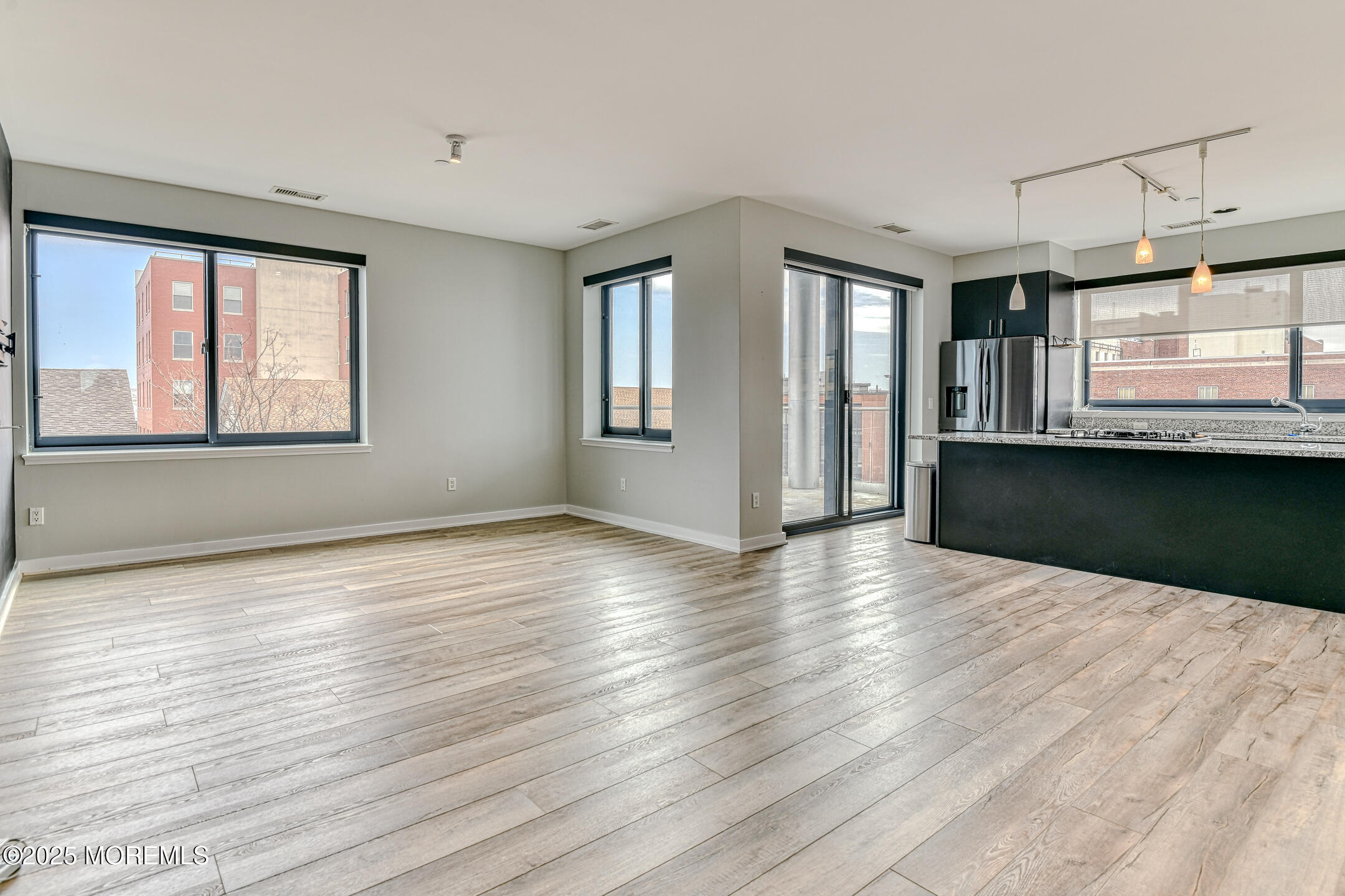 510 Monroe Avenue, 403