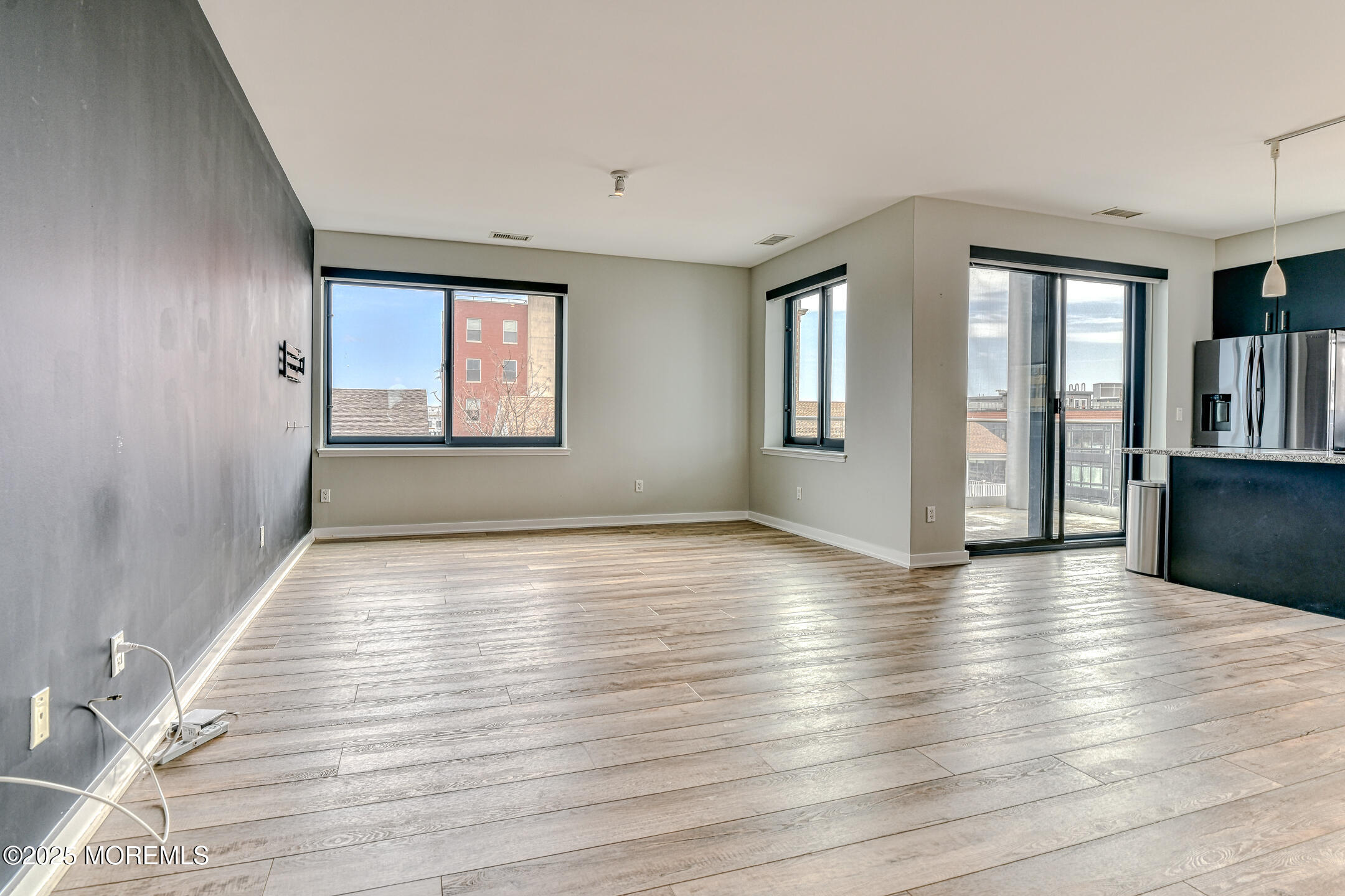 510 Monroe Avenue, 403