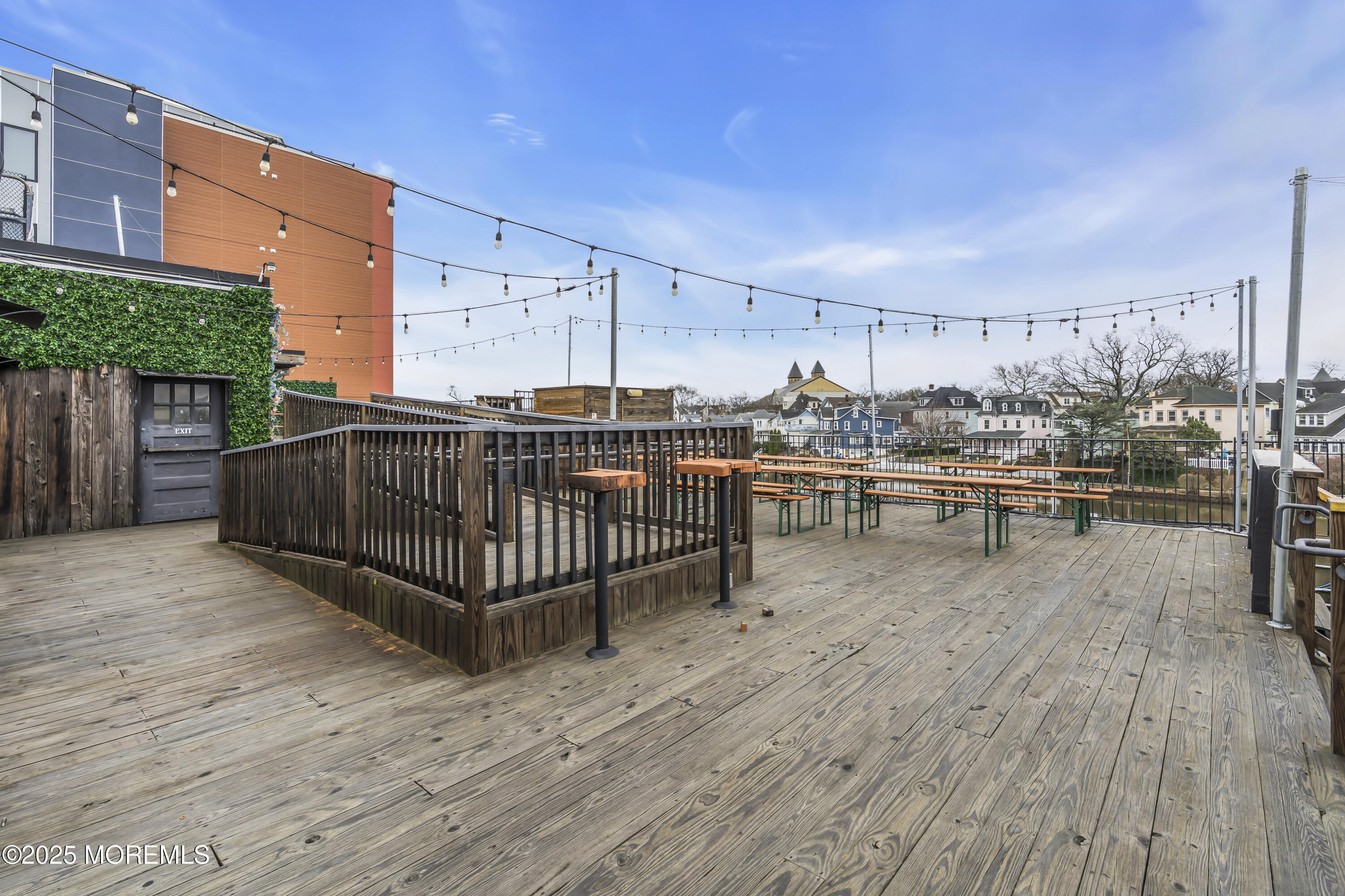 527 Lake Avenue