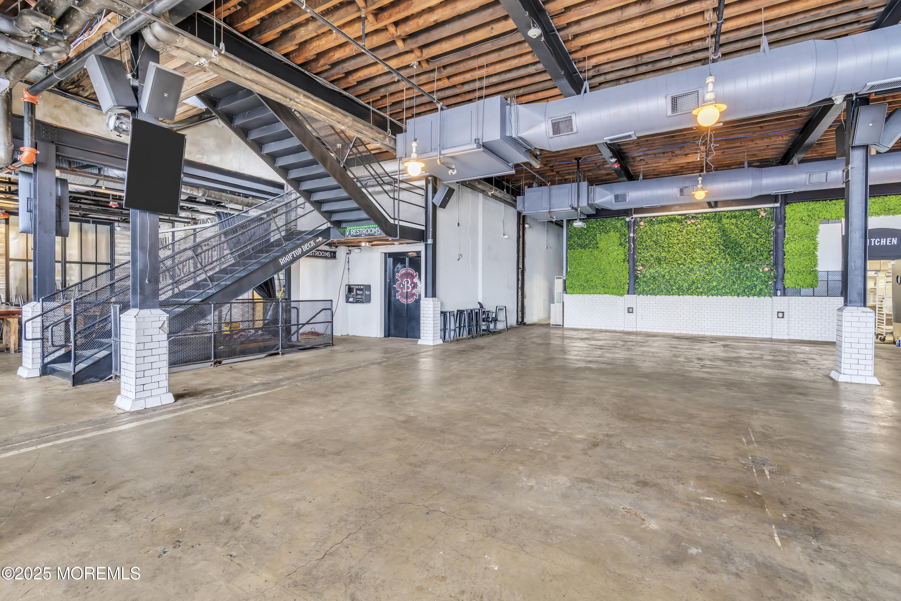 527 Lake Avenue