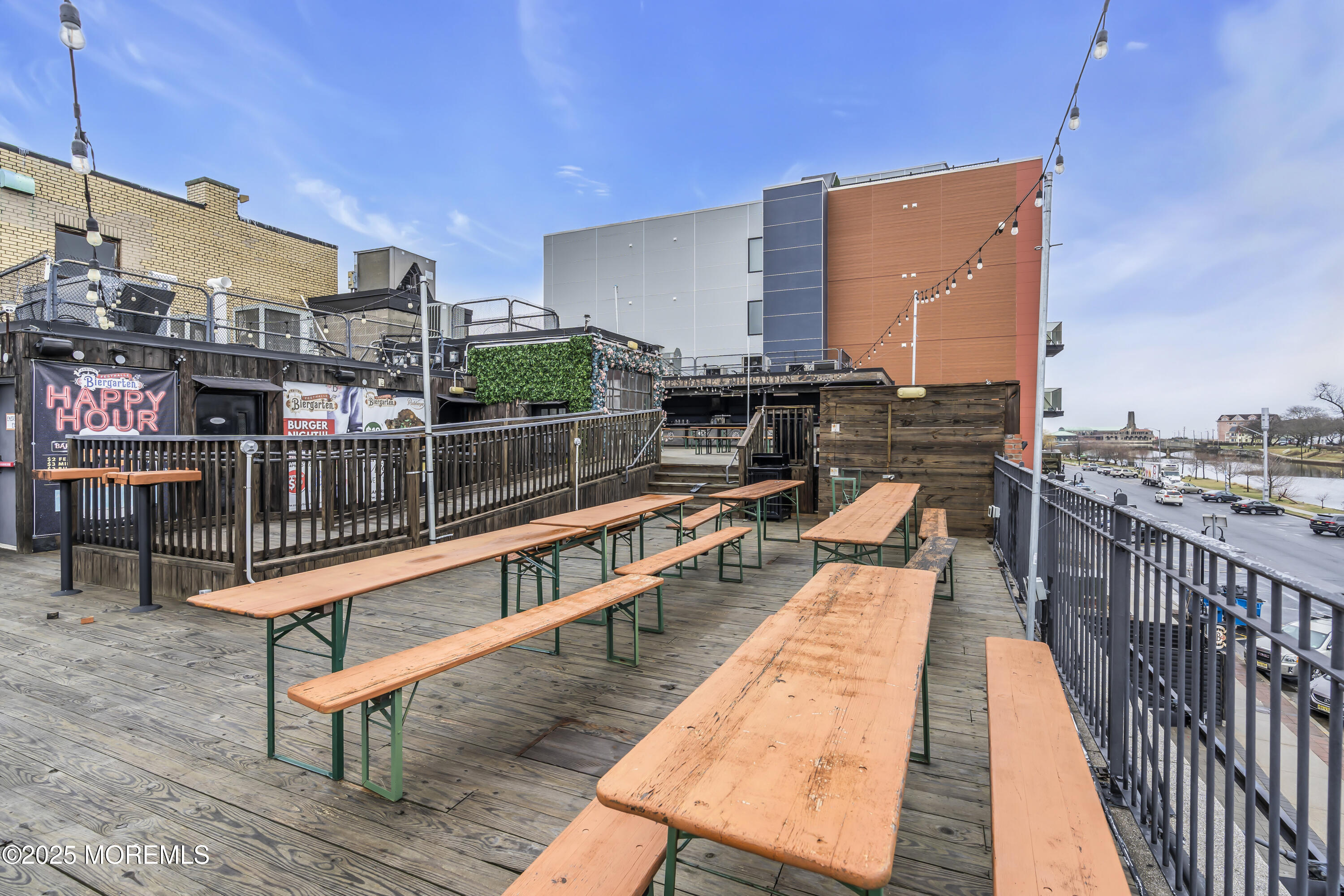 527 Lake Avenue
