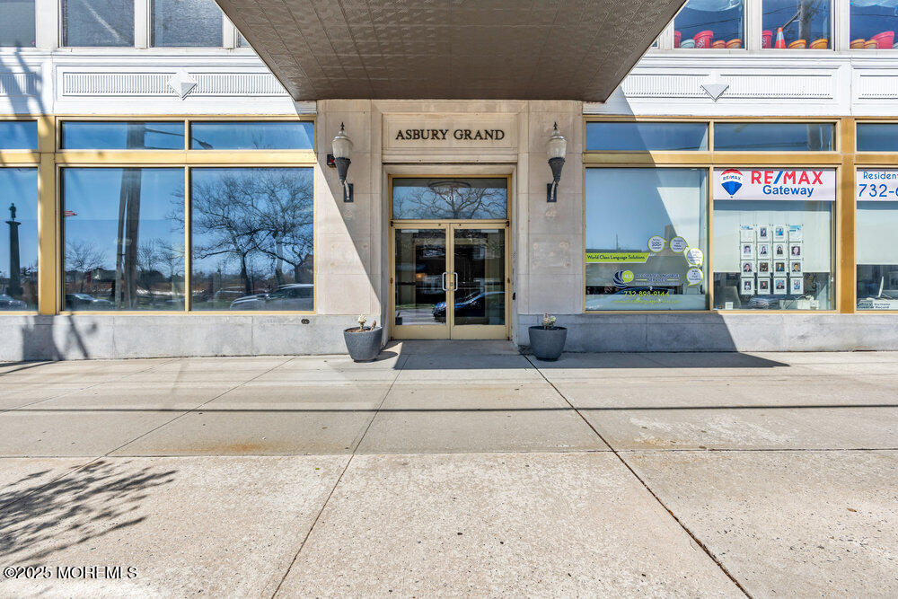 501 Grand Avenue, 4D