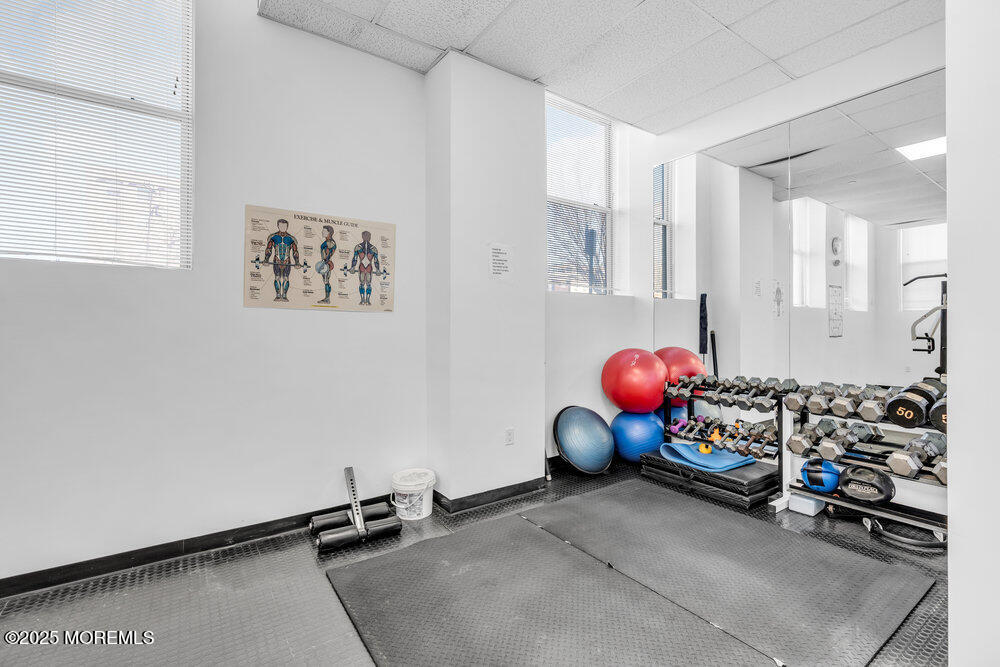 501 Grand Avenue, 4D