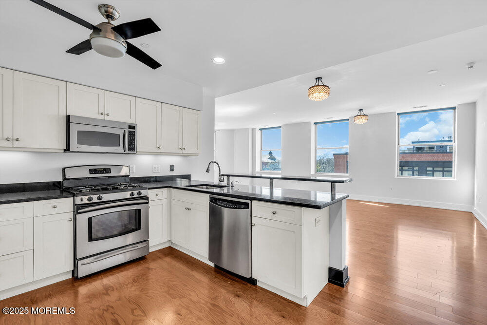 501 Grand Avenue, 4D
