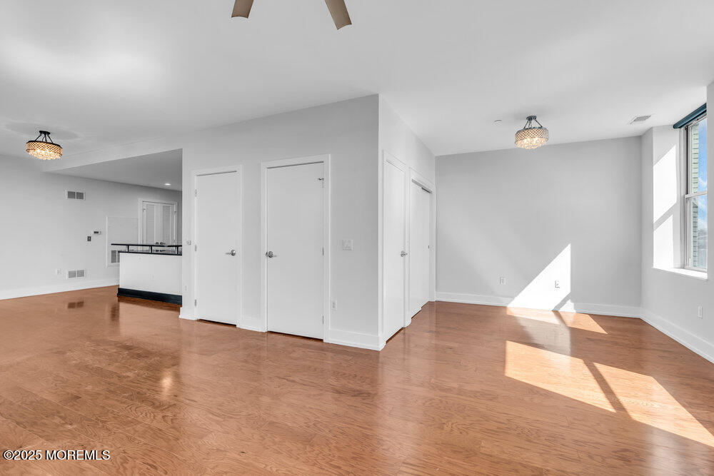 501 Grand Avenue, 4D