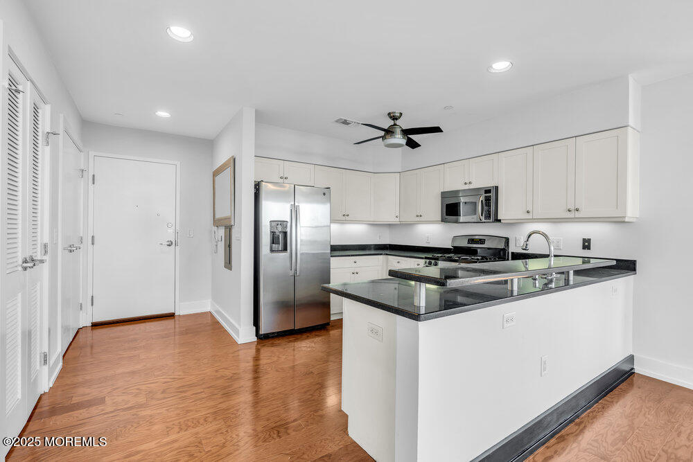 501 Grand Avenue, 4D