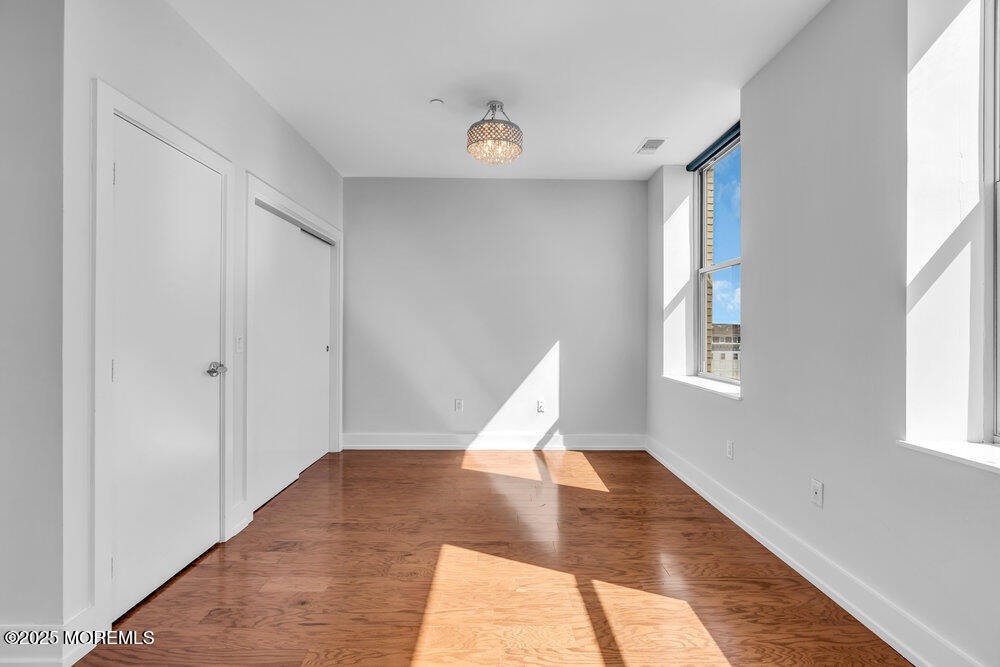 501 Grand Avenue, 4D