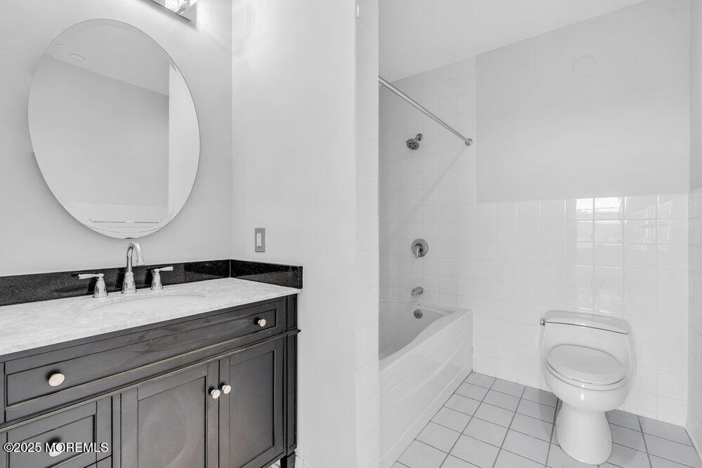 501 Grand Avenue, 4D