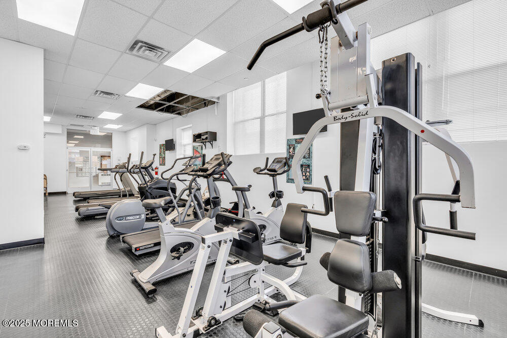 501 Grand Avenue, 4D
