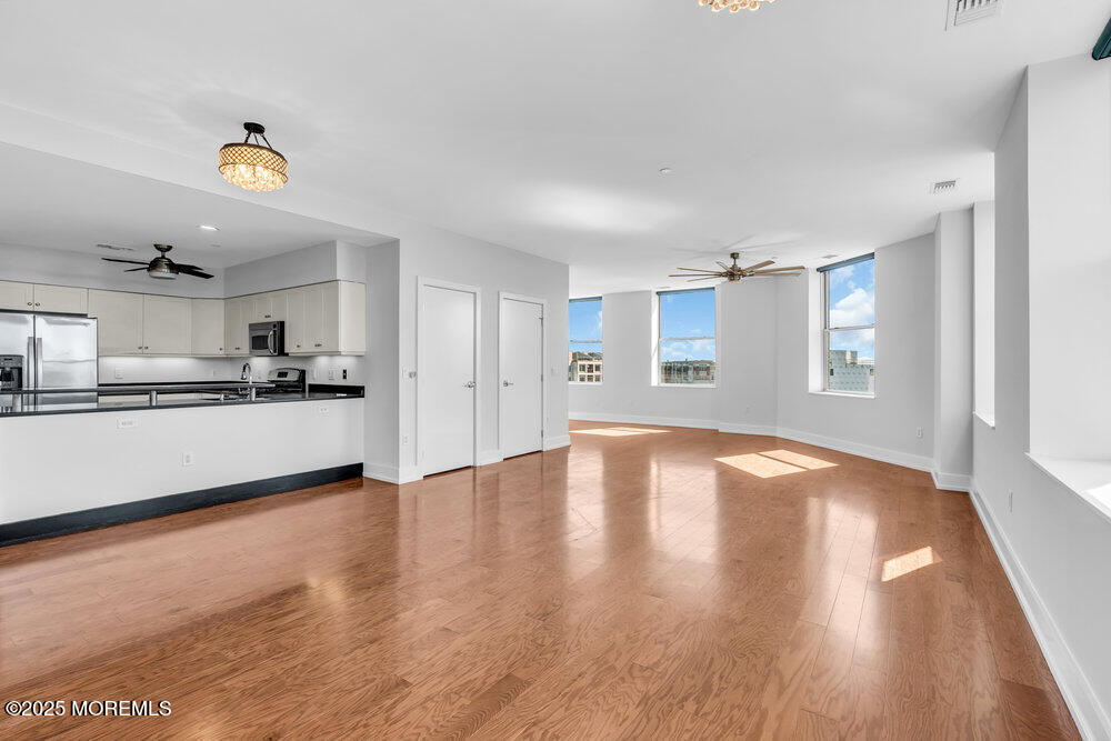 501 Grand Avenue, 4D