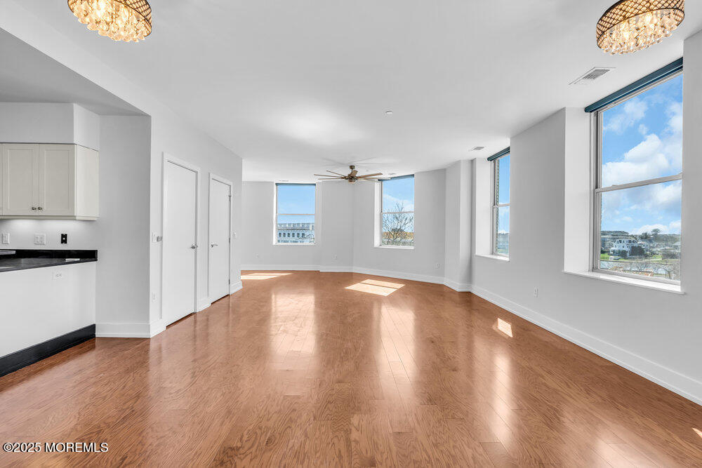 501 Grand Avenue, 4D