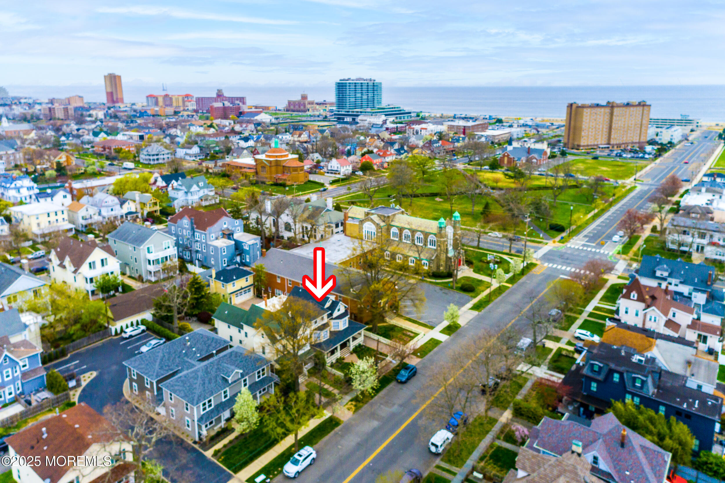 511 Asbury Avenue, Carriage House