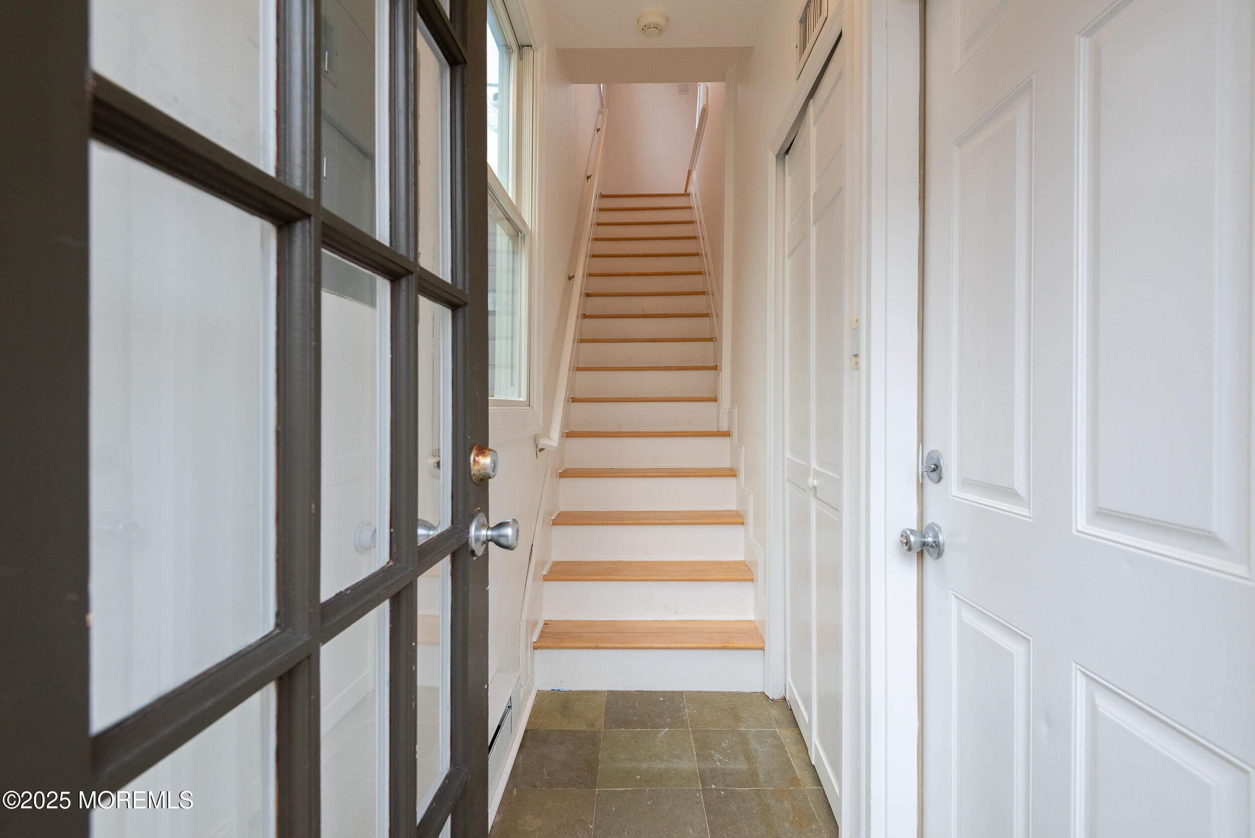 511 Asbury Avenue, Carriage House