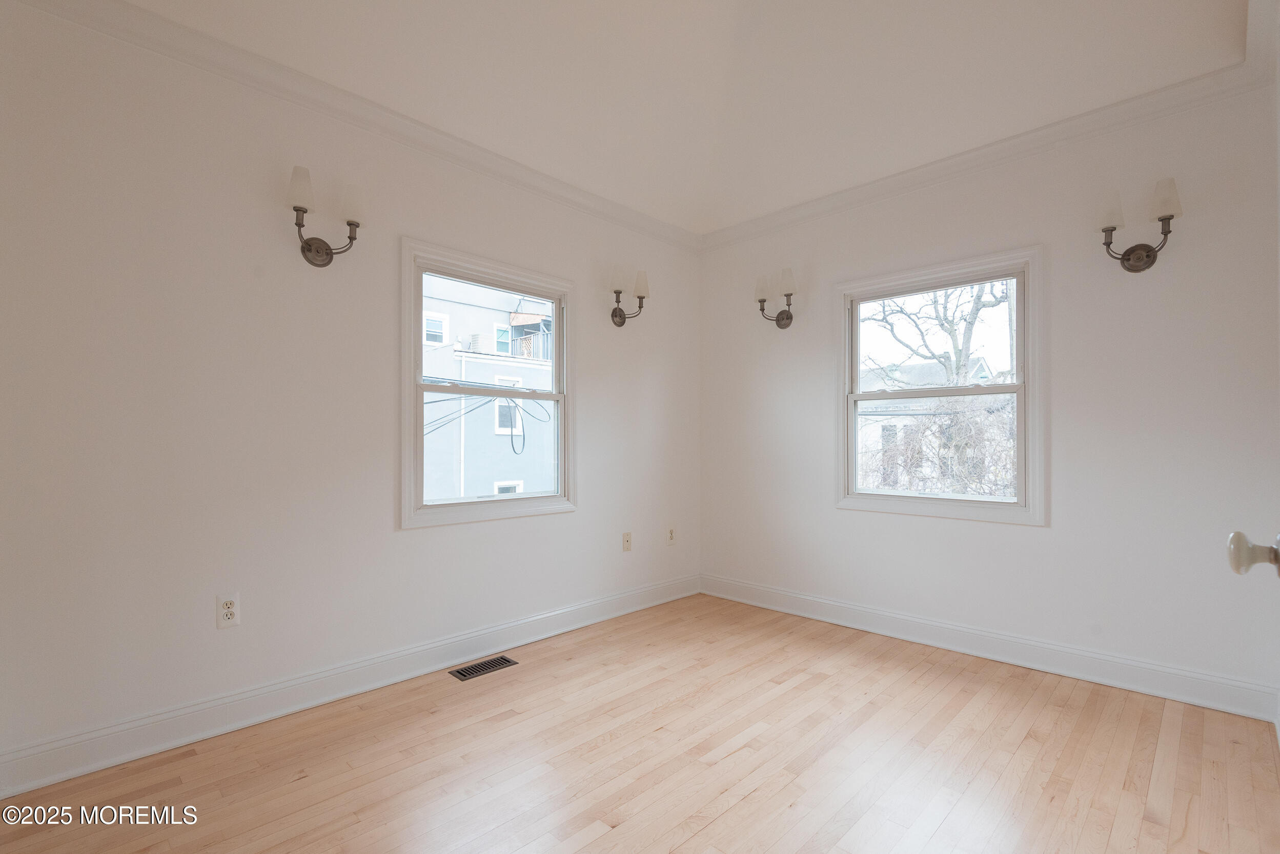 511 Asbury Avenue, Carriage House
