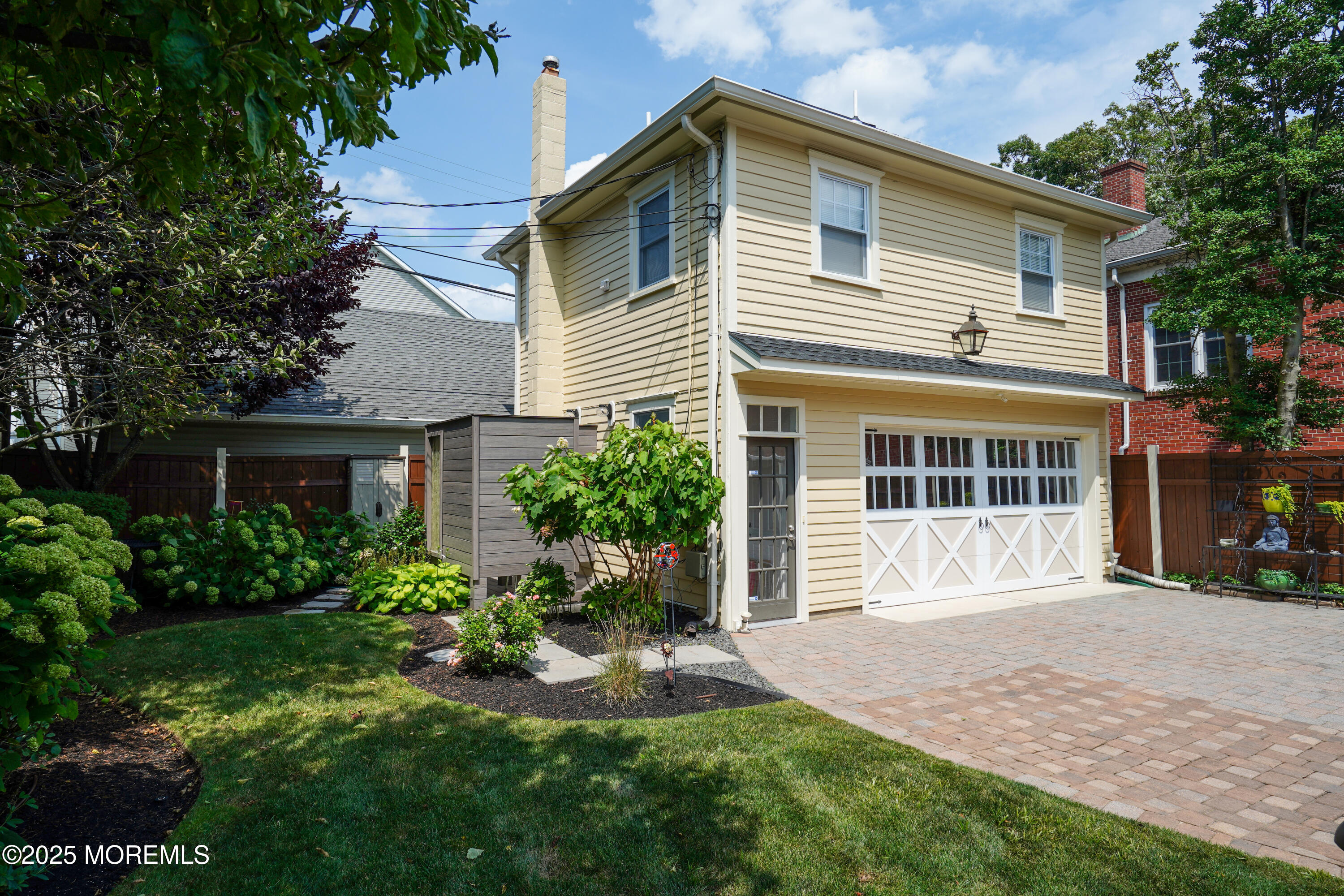 511 Asbury Avenue, Carriage House