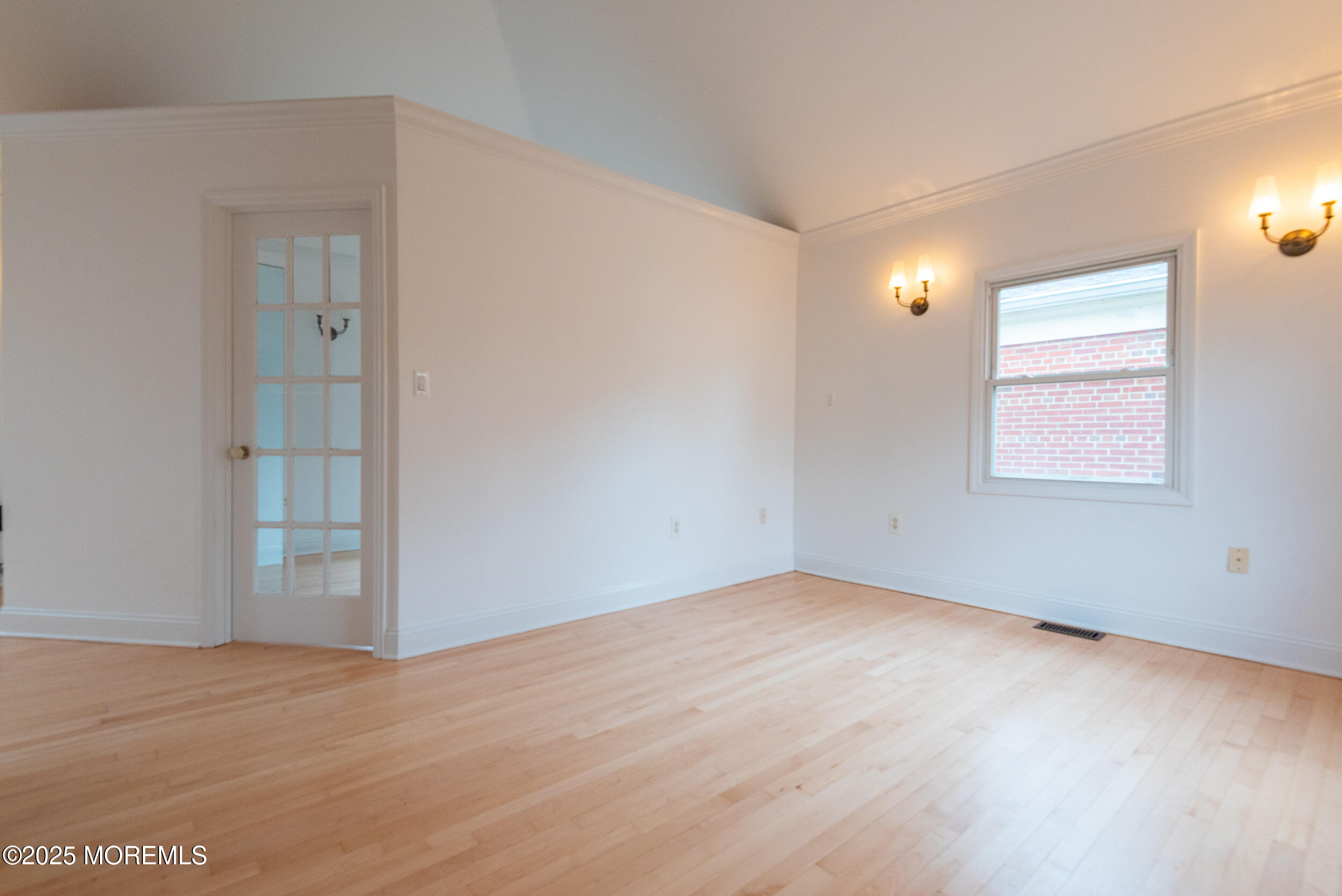 511 Asbury Avenue, Carriage House