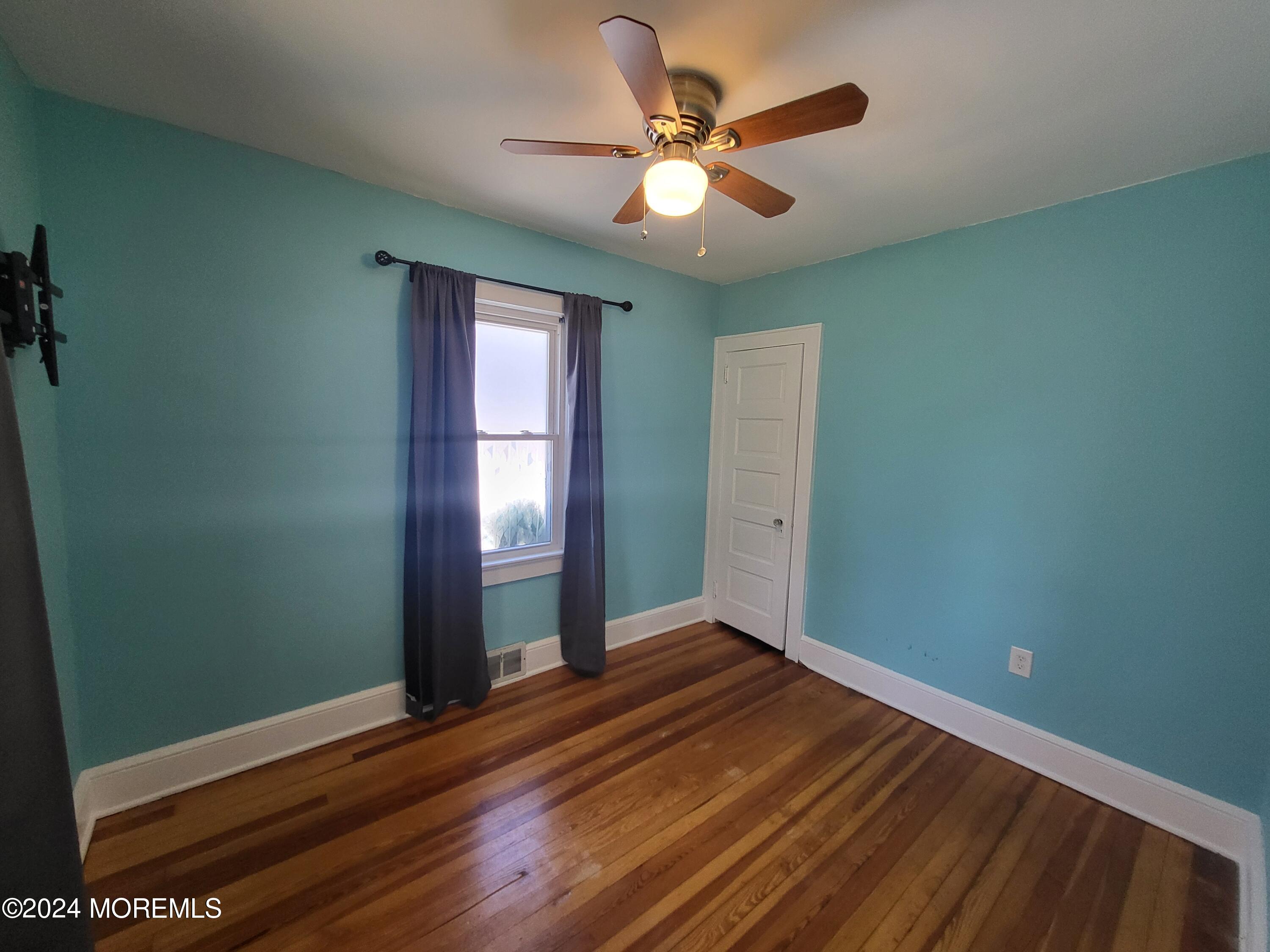 1323 & 1/2 9th Avenue