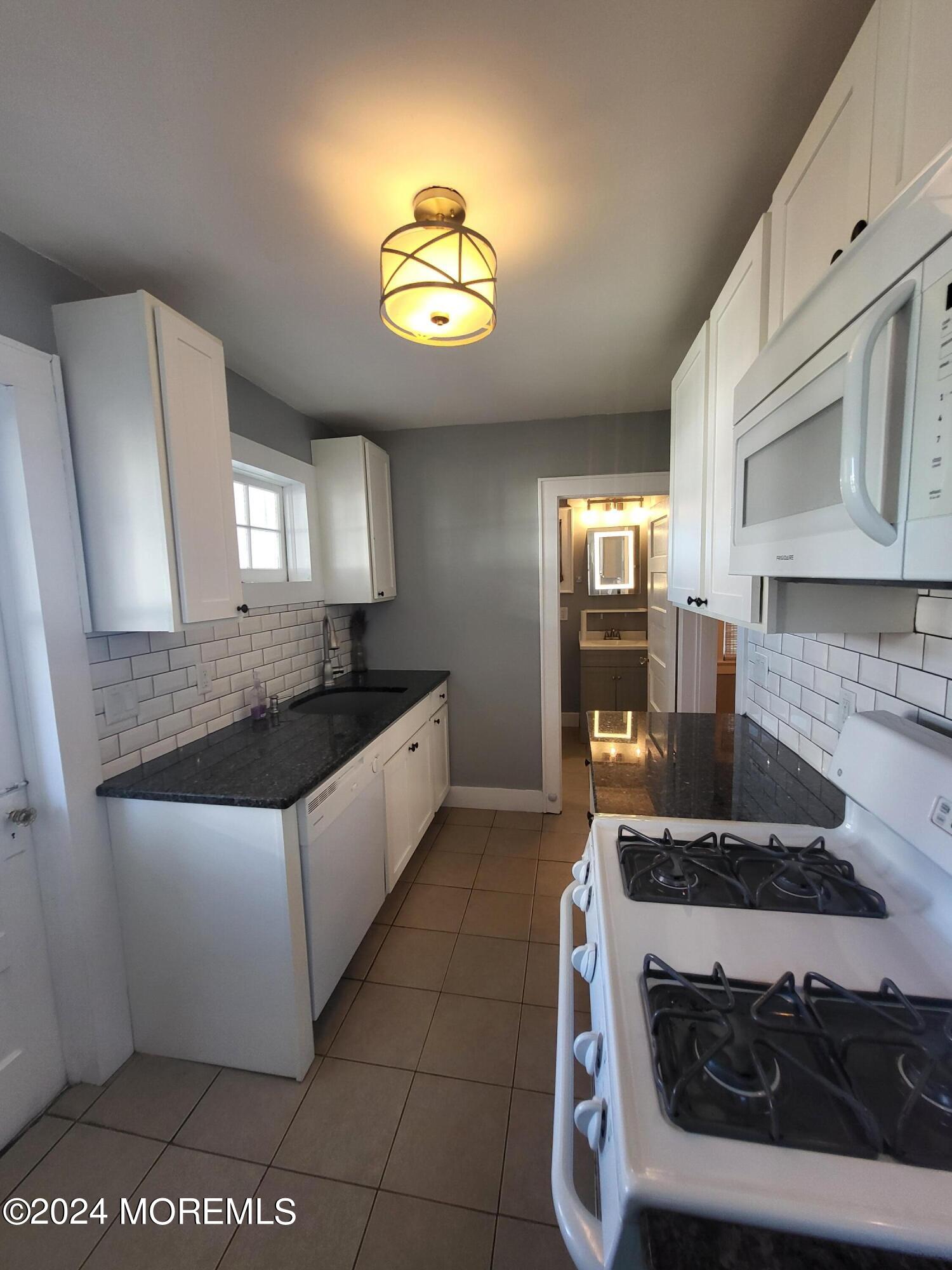 1323 & 1/2 9th Avenue