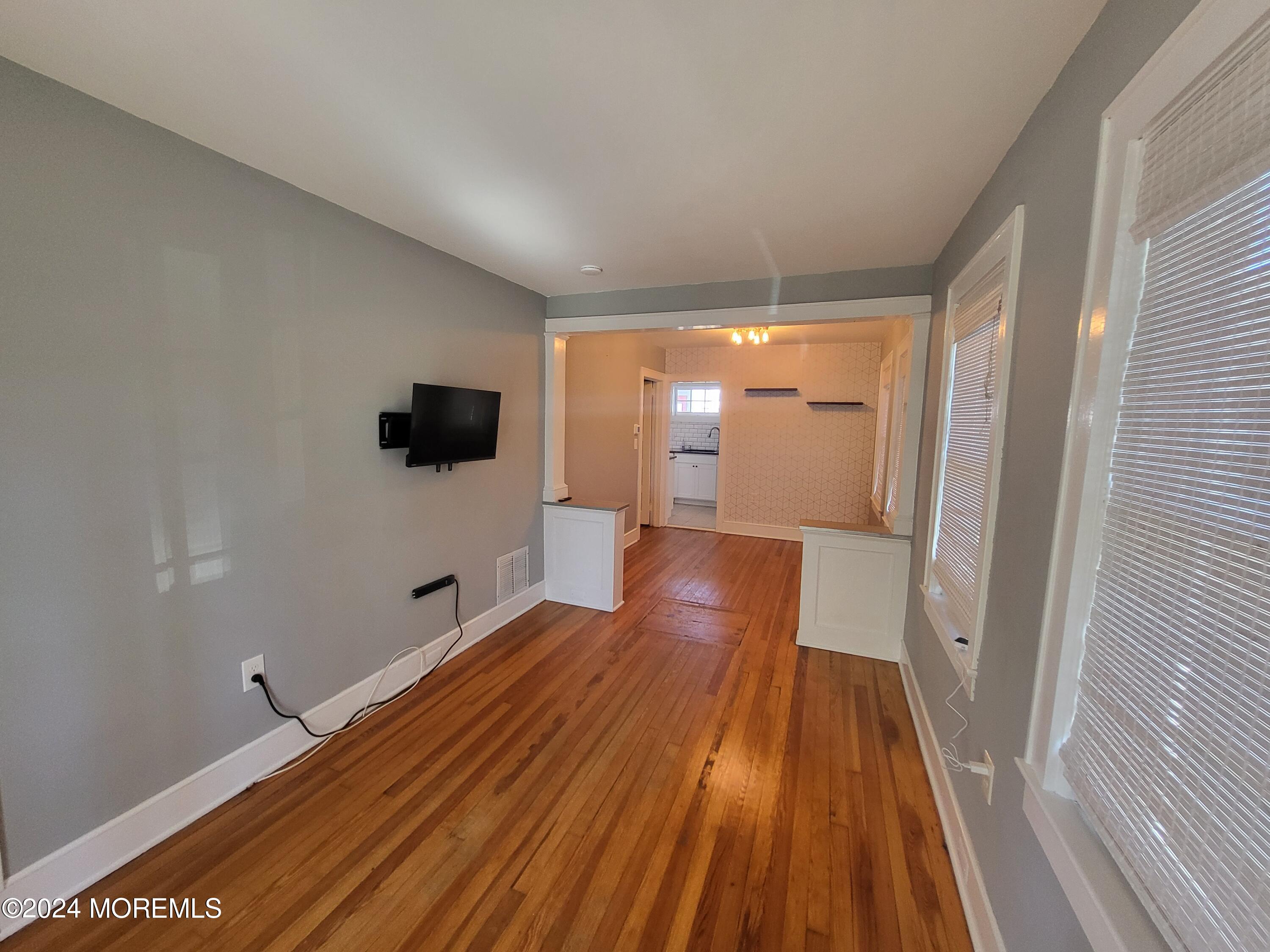 1323 & 1/2 9th Avenue