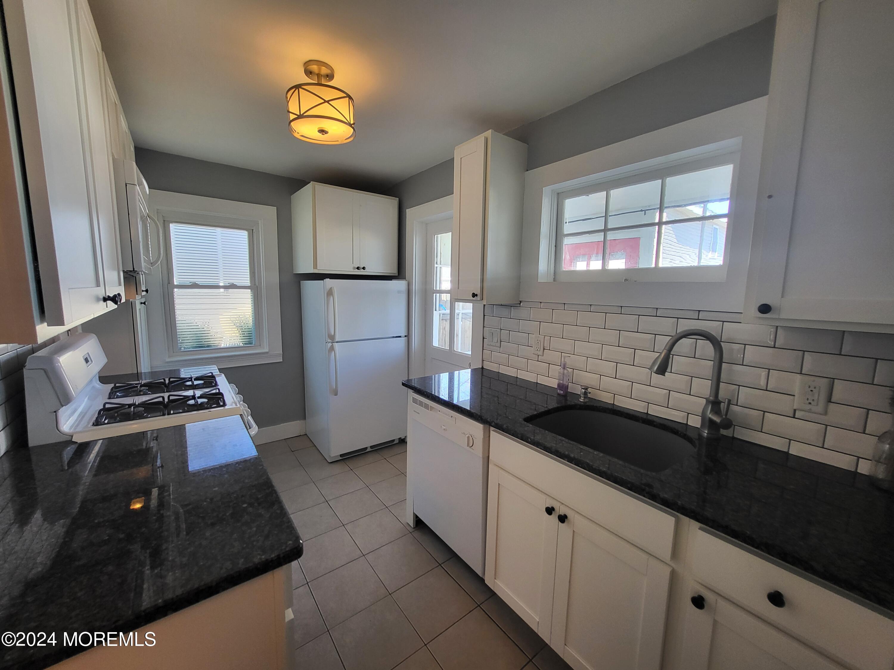 1323 & 1/2 9th Avenue