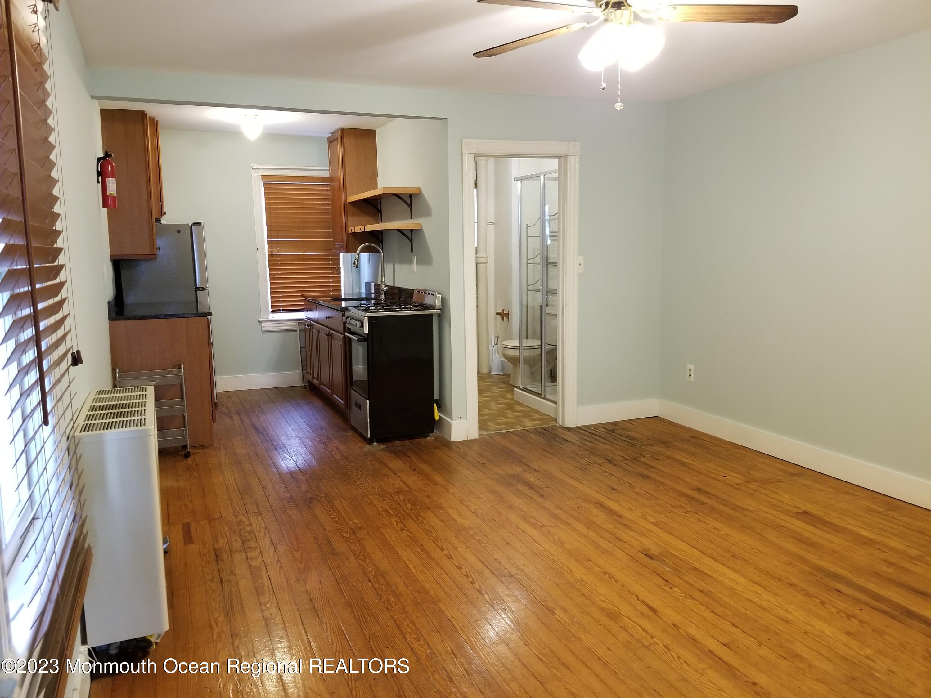 23 Abbott Avenue, 2W