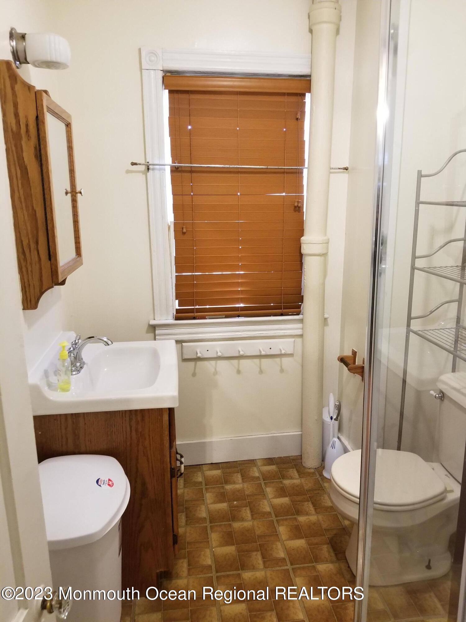 23 Abbott Avenue, 2W
