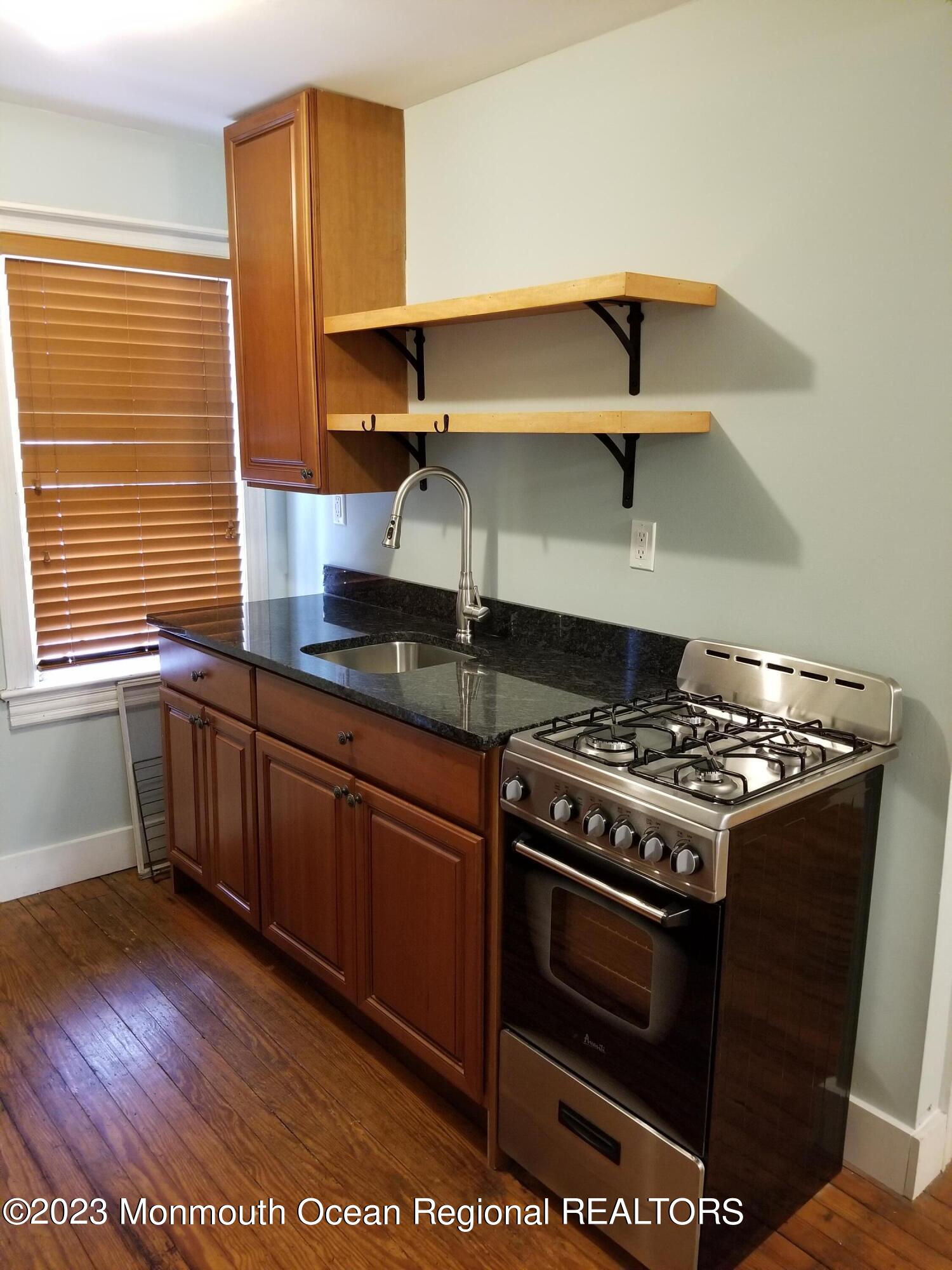 23 Abbott Avenue, 2W