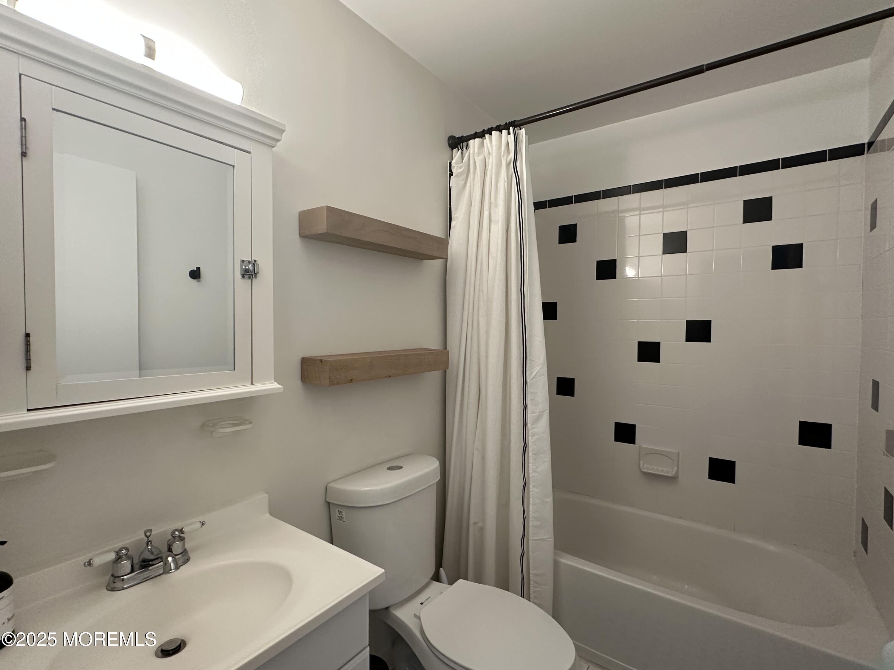 1382 Ocean Avenue, A4