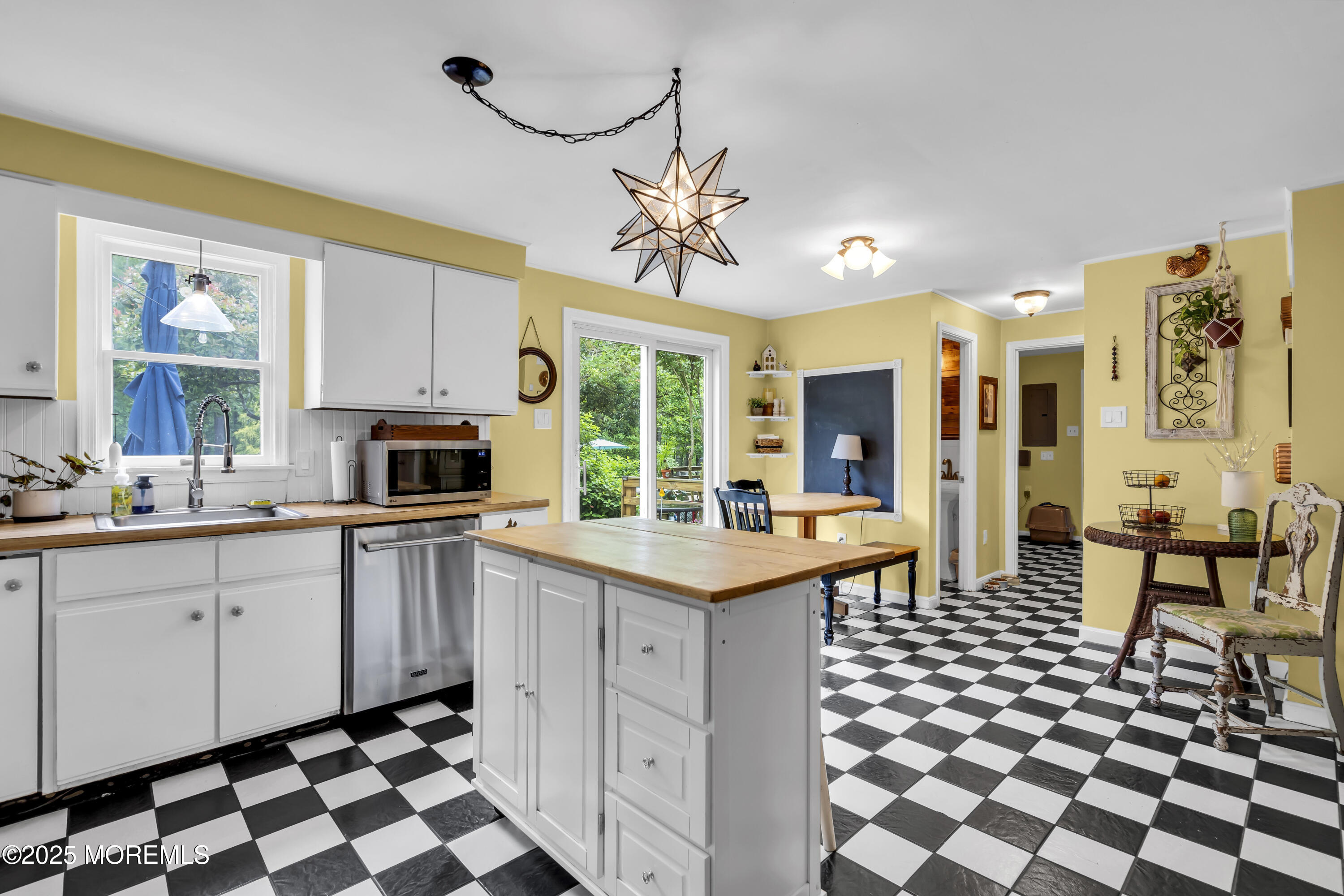 12 Stagecoach Drive