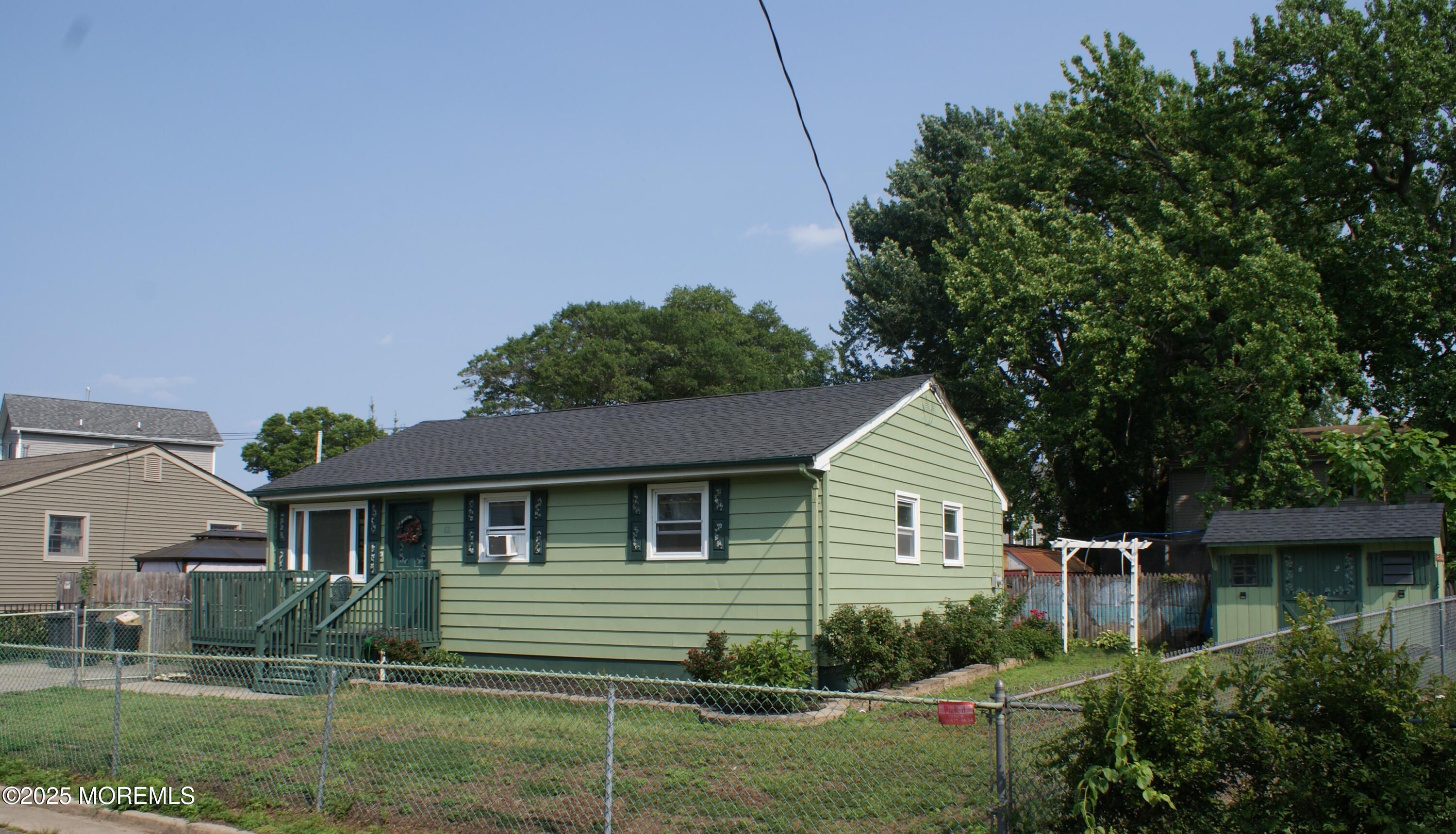 62 Roland Street