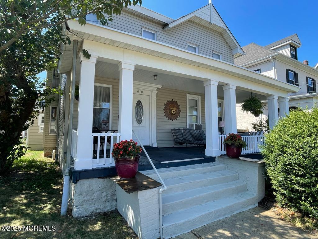 610 1st Avenue, 2