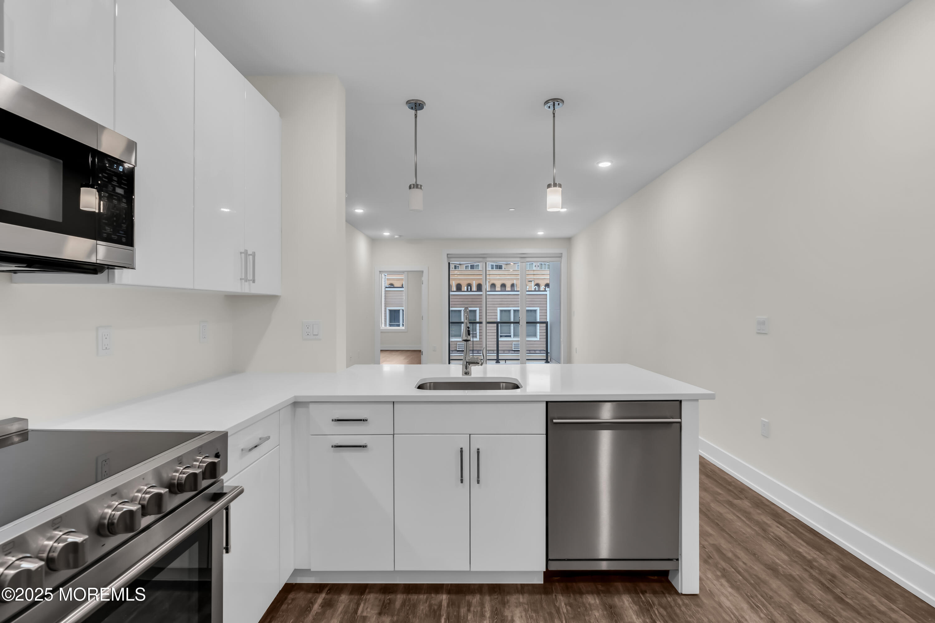 521 Lake Avenue 415