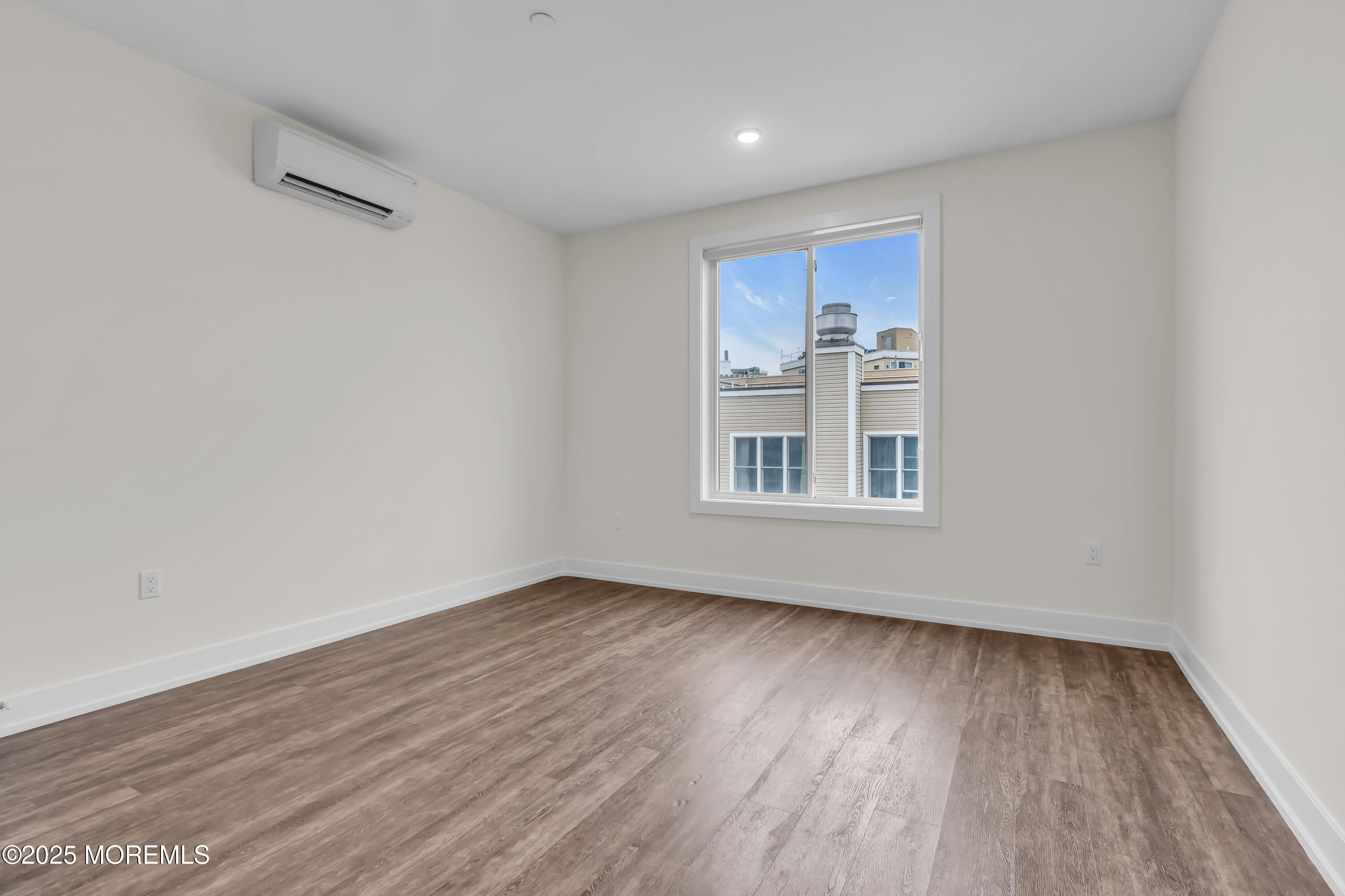 521 Lake Avenue 415