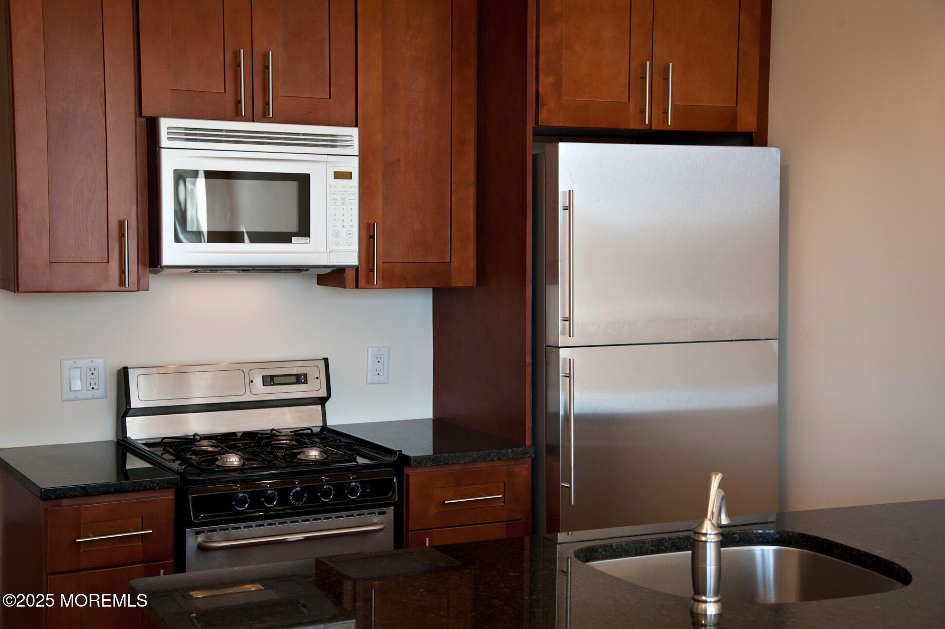 550 Cookman Avenue 221