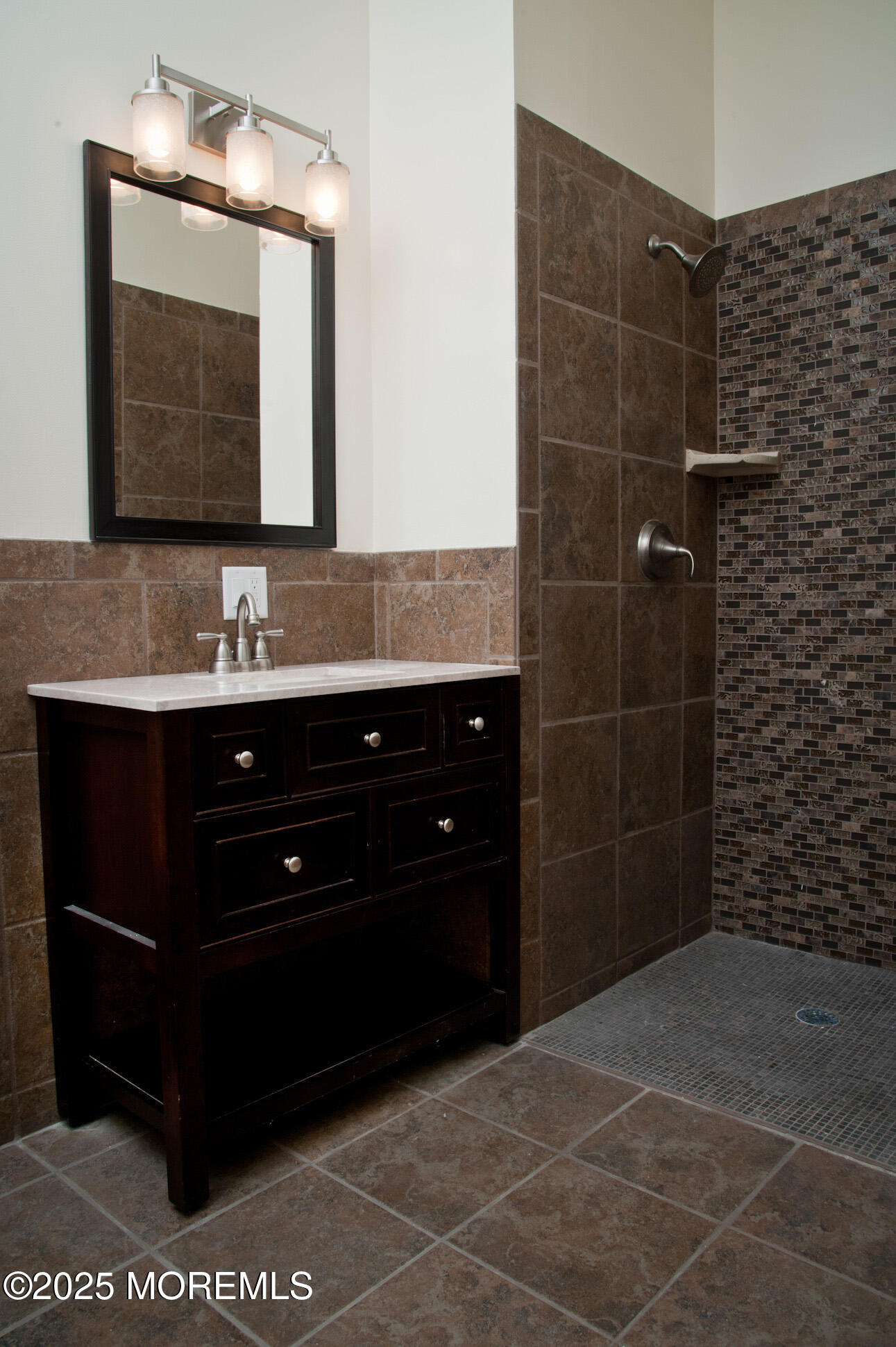 550 Cookman Avenue 221